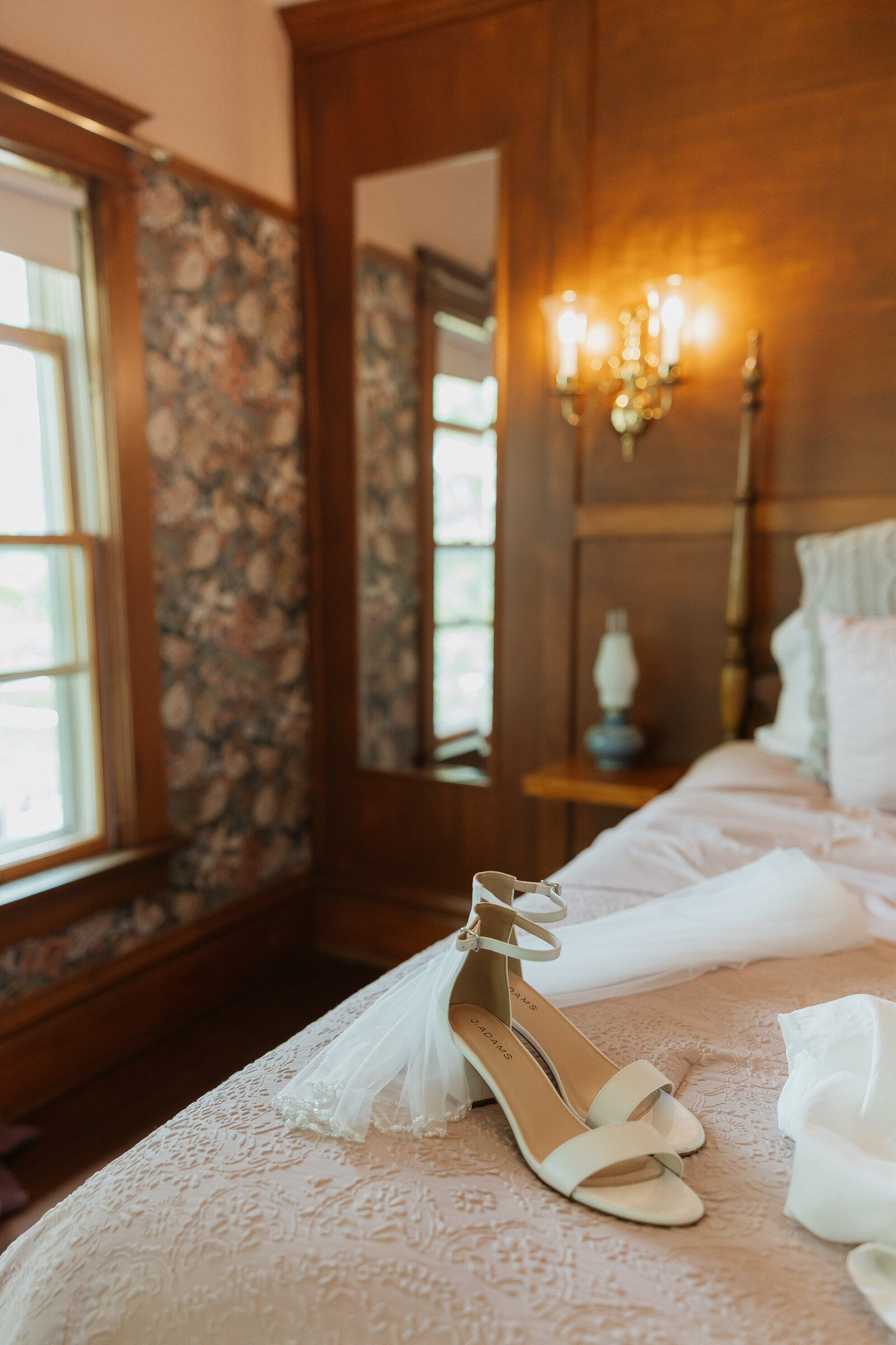 Alex-McCrary-Photography-Maddie-Robbie-Halverson-House-Waterford-Wisconsin-Wedding-70