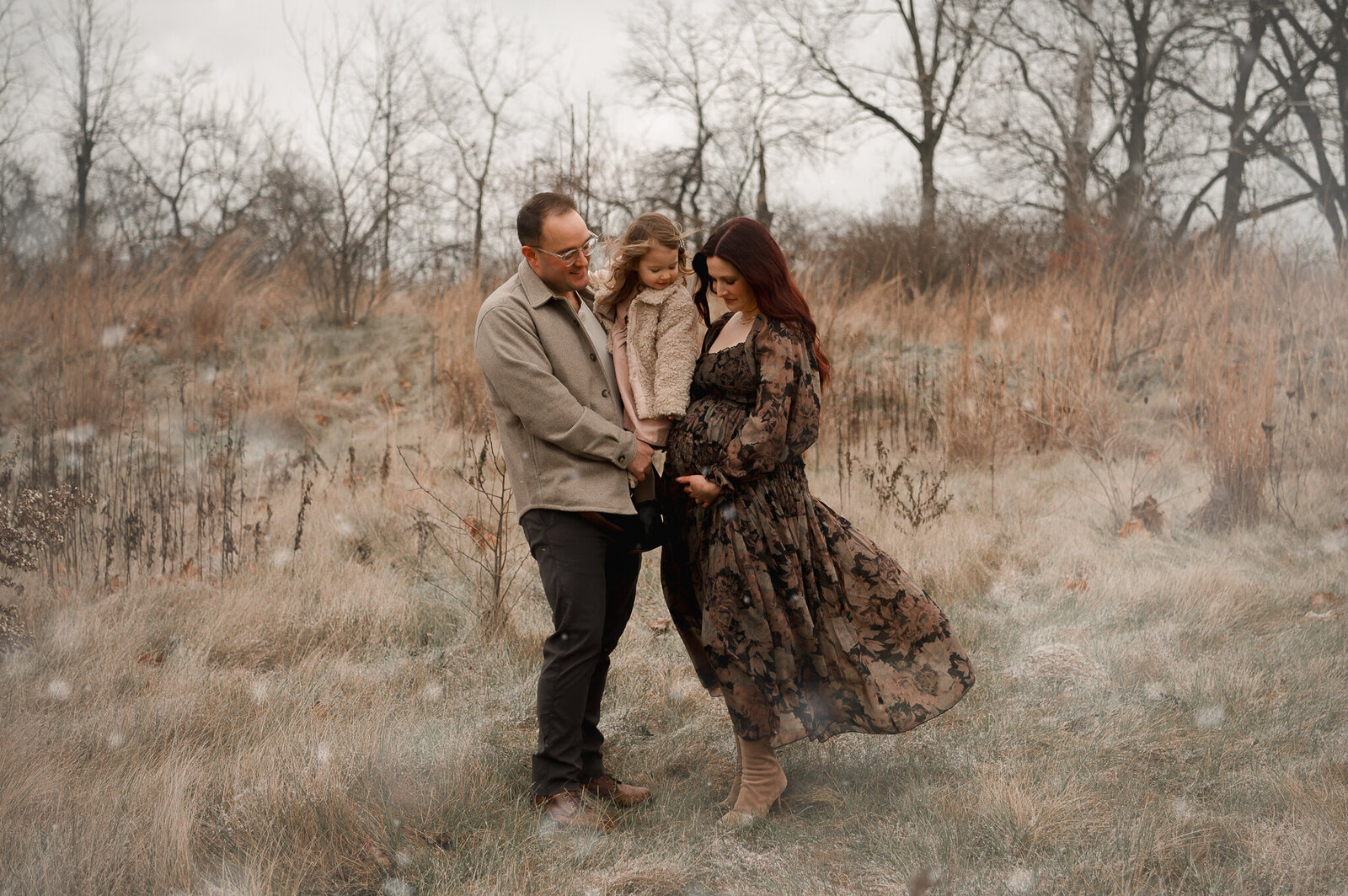 Maternity session couple at park