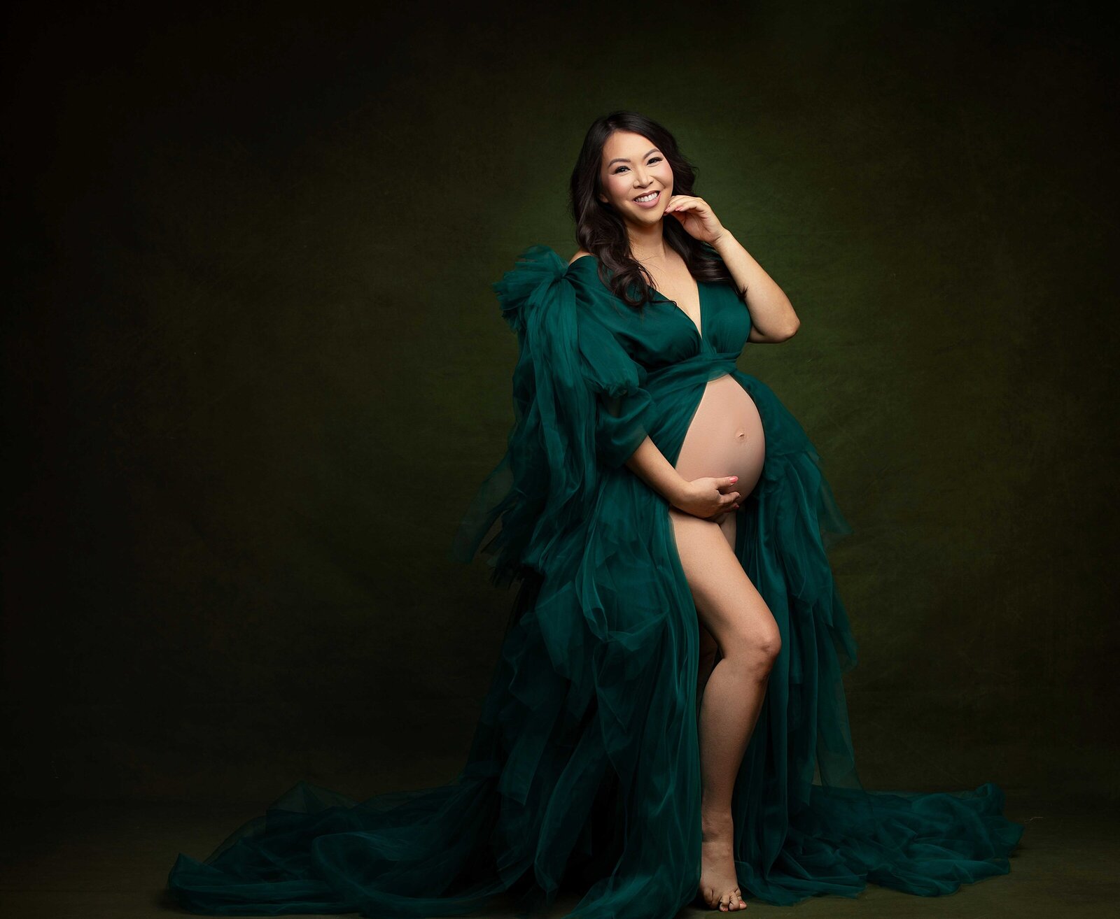Phoenix maternity pictures in green dress
