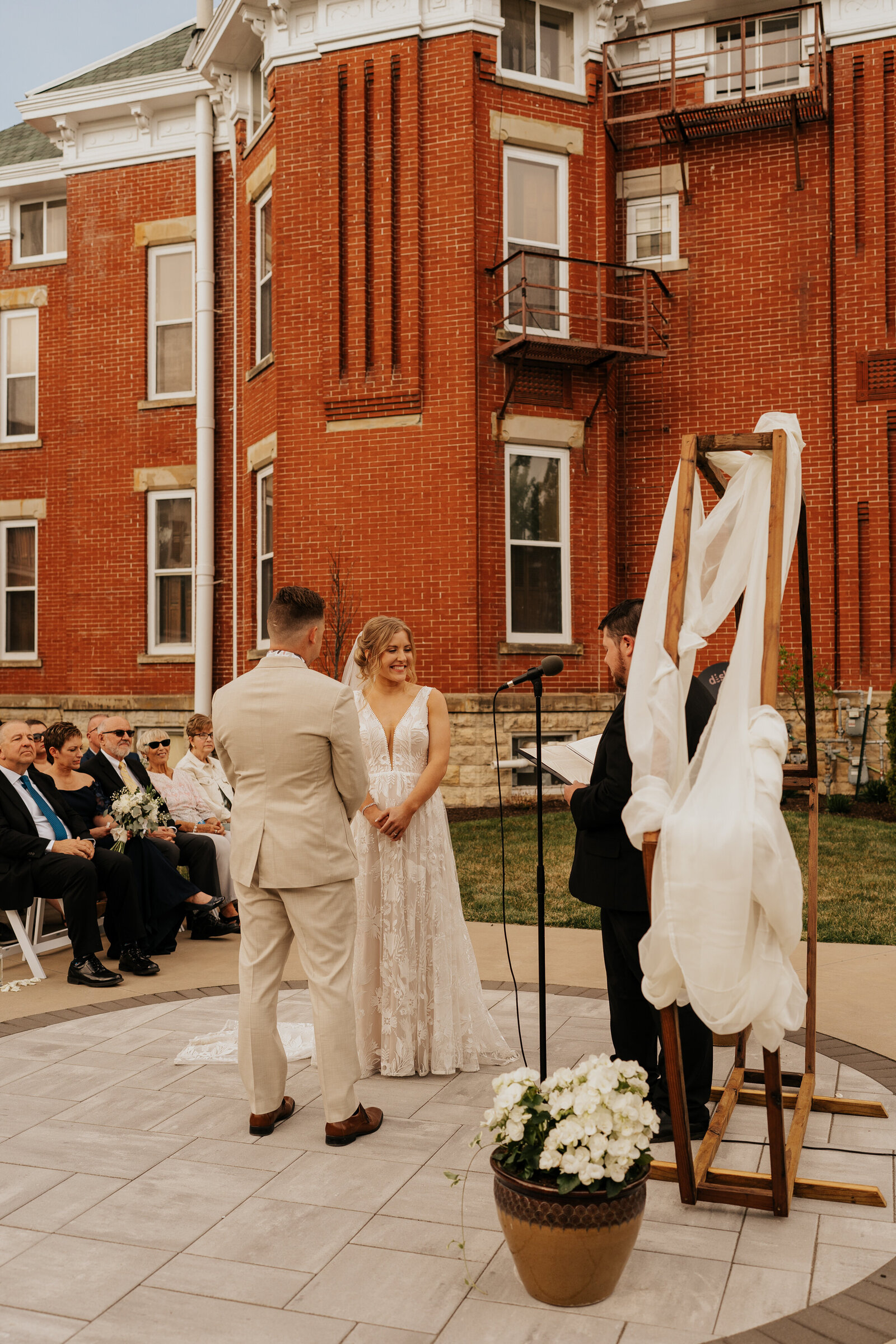 Cedar Rapids wedding photographer - Carriage House Cedar Rapids-153