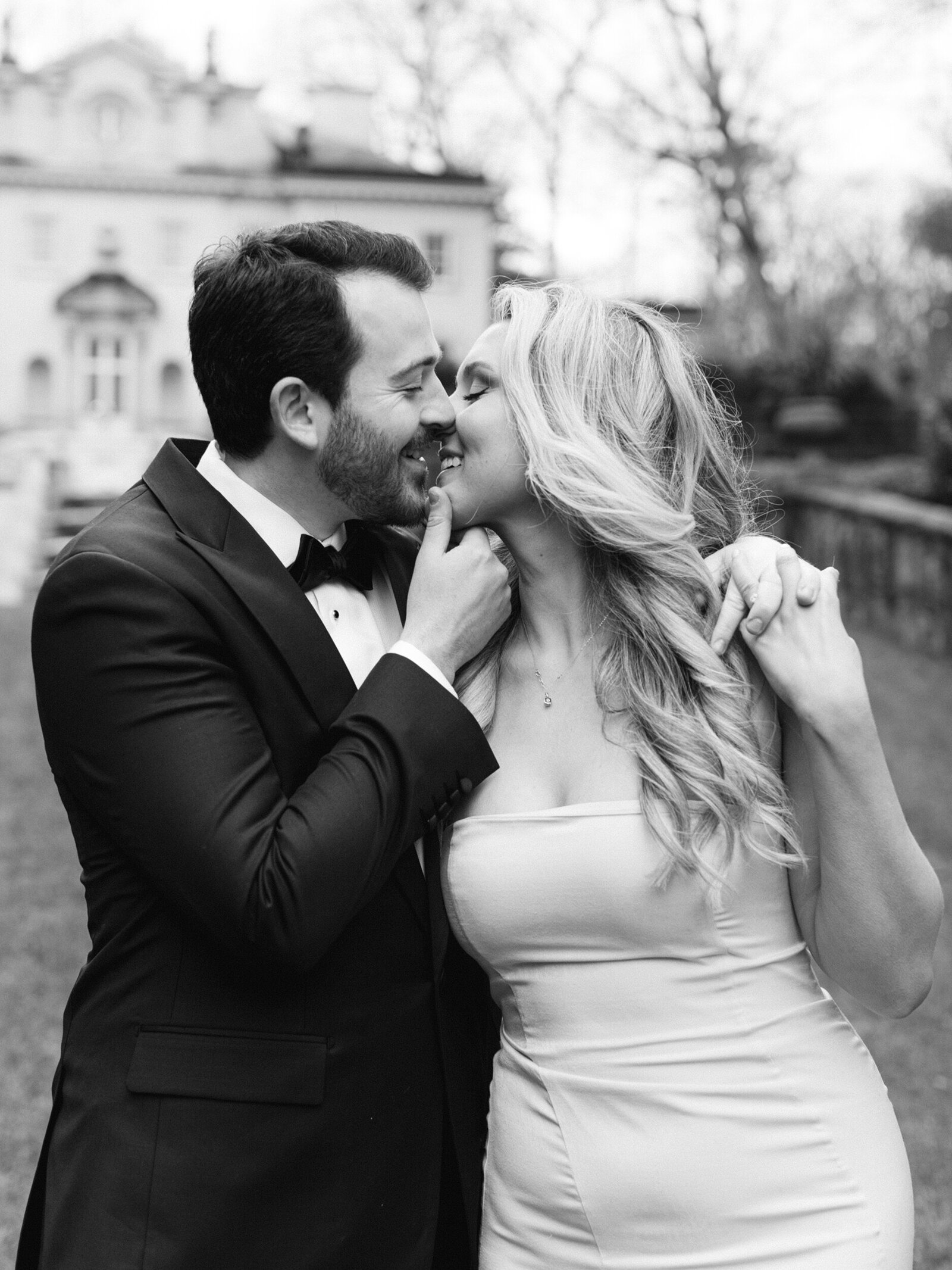 357-torianna-brooke-portraiture-swan-house-atlanta-engagement-session-kayley-ryan
