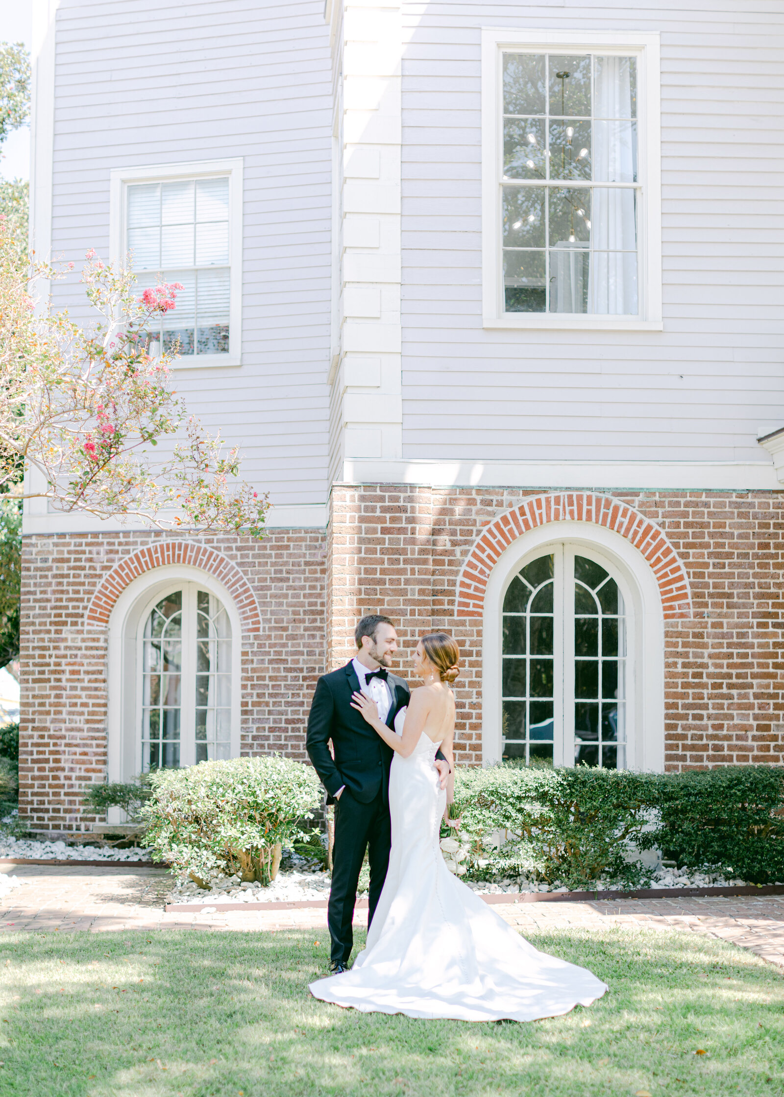 52-torianna-brooke-portraiture-charleston-south-carolina-patriots-point-cathedral-society-hall-wedding