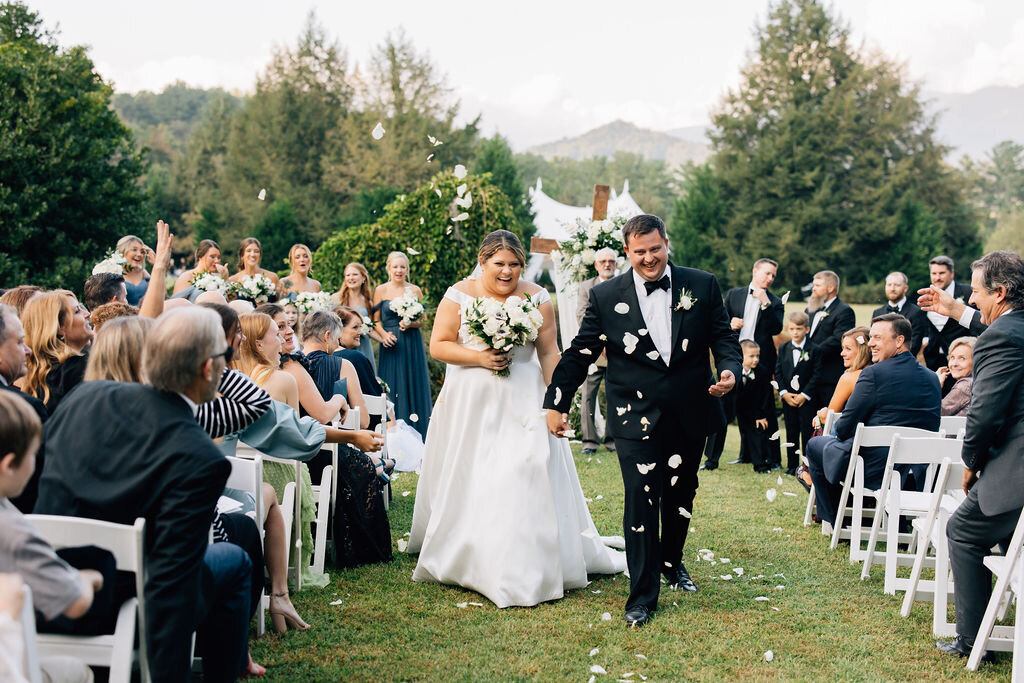 asheville-north-carolina-wedding-photography-by-amber-hatley-olivia-and-kevin-1V4A3073
