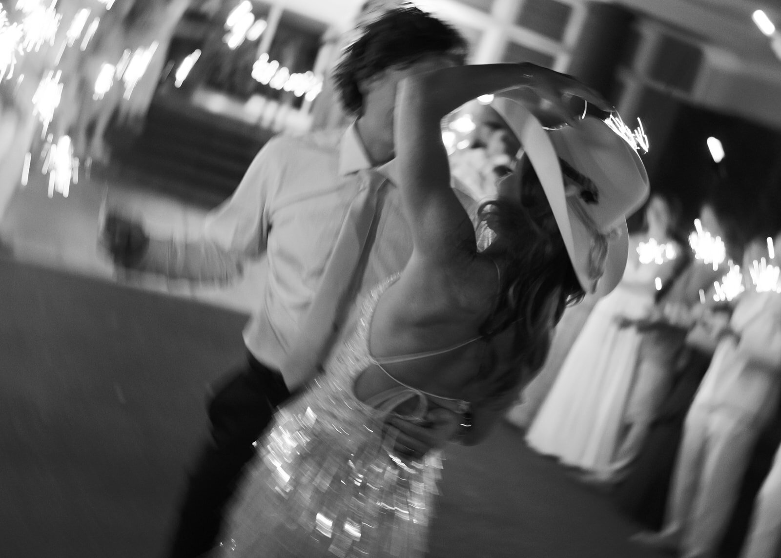 9.12-Sydney-John-Sugar-Beach-Maui-Wedding-1122