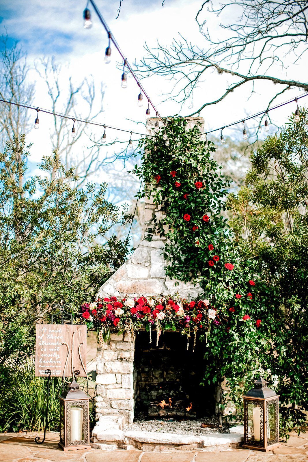 fireplace-ceremony-outdoor-wedding-venue-texas