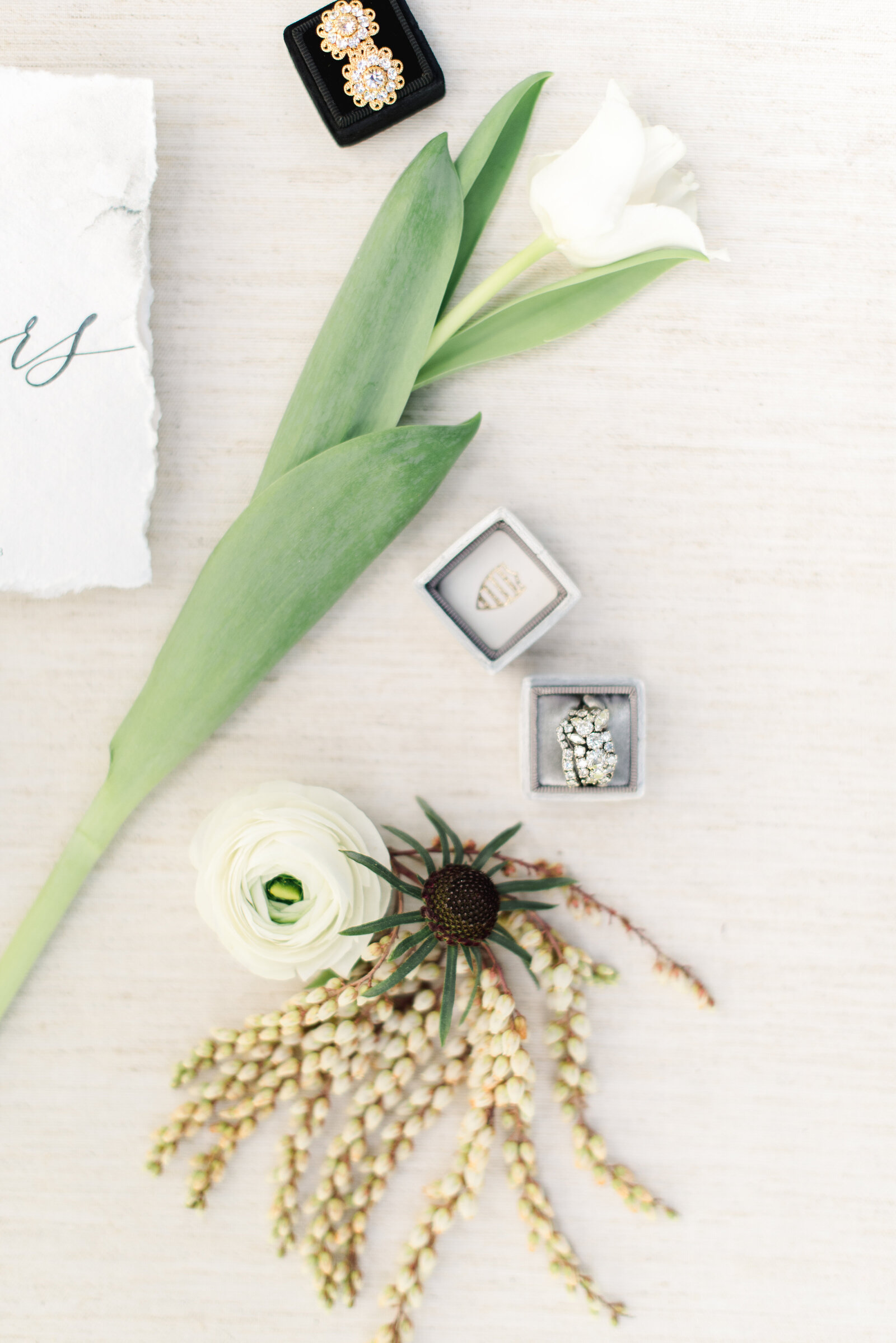 Precious-and-blooming-floral-design-kellye-clifford-Destination I do -Editorial-8