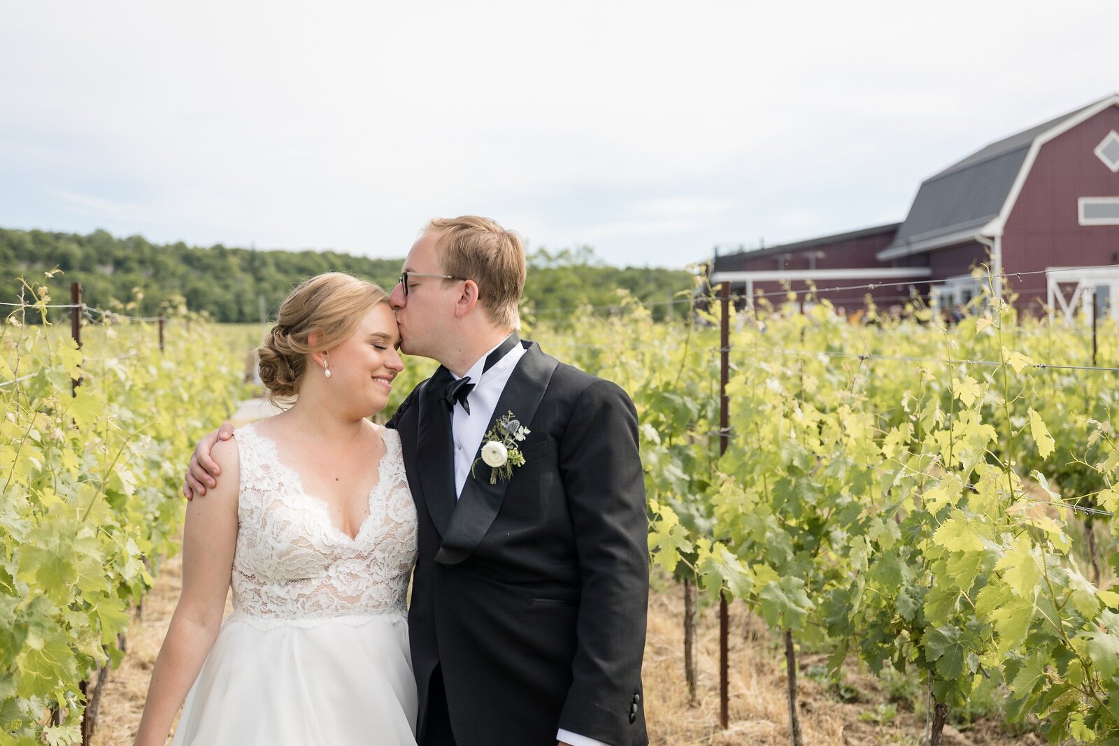 The Barns Cave Springs Vineyard Wedding - Dylan and Sandra Photography - 0623