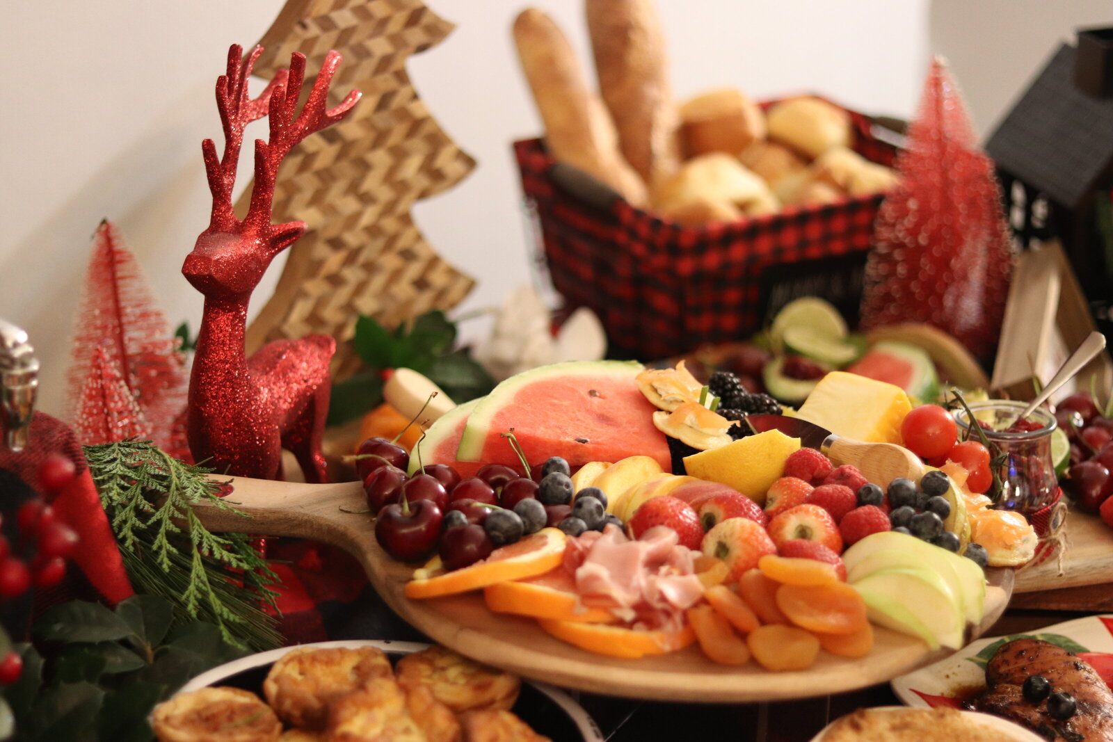 christmas catering  buffet table setting decor event planner New york city Pearl ivy events