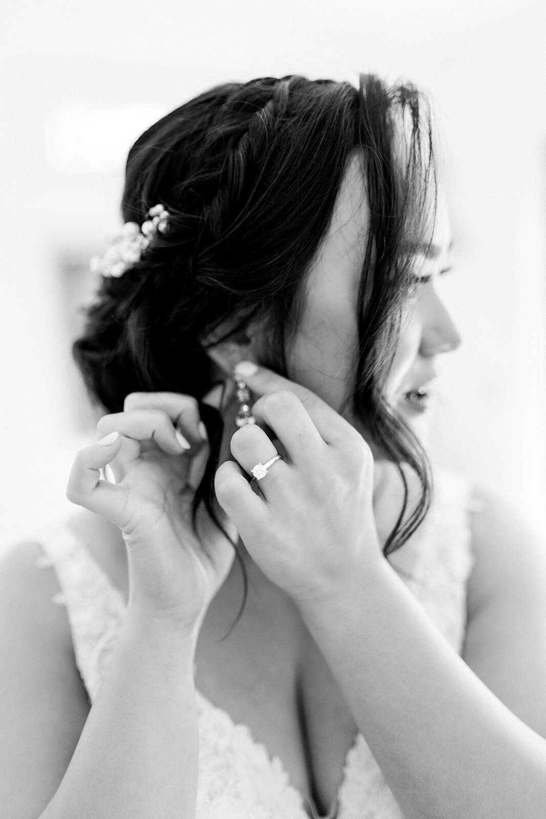 Bride getting ready at Union hill inn wedding in Sonora, CA