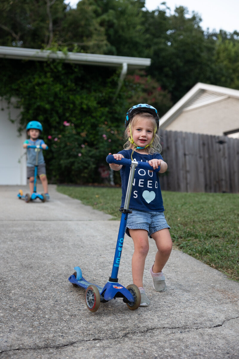 LightCreative_202408_AbigailJosh_ToddlersBikeRiding_SpringCandidPhotoSession_RaleighDocumentaryFamilyPhotographer_009_blog