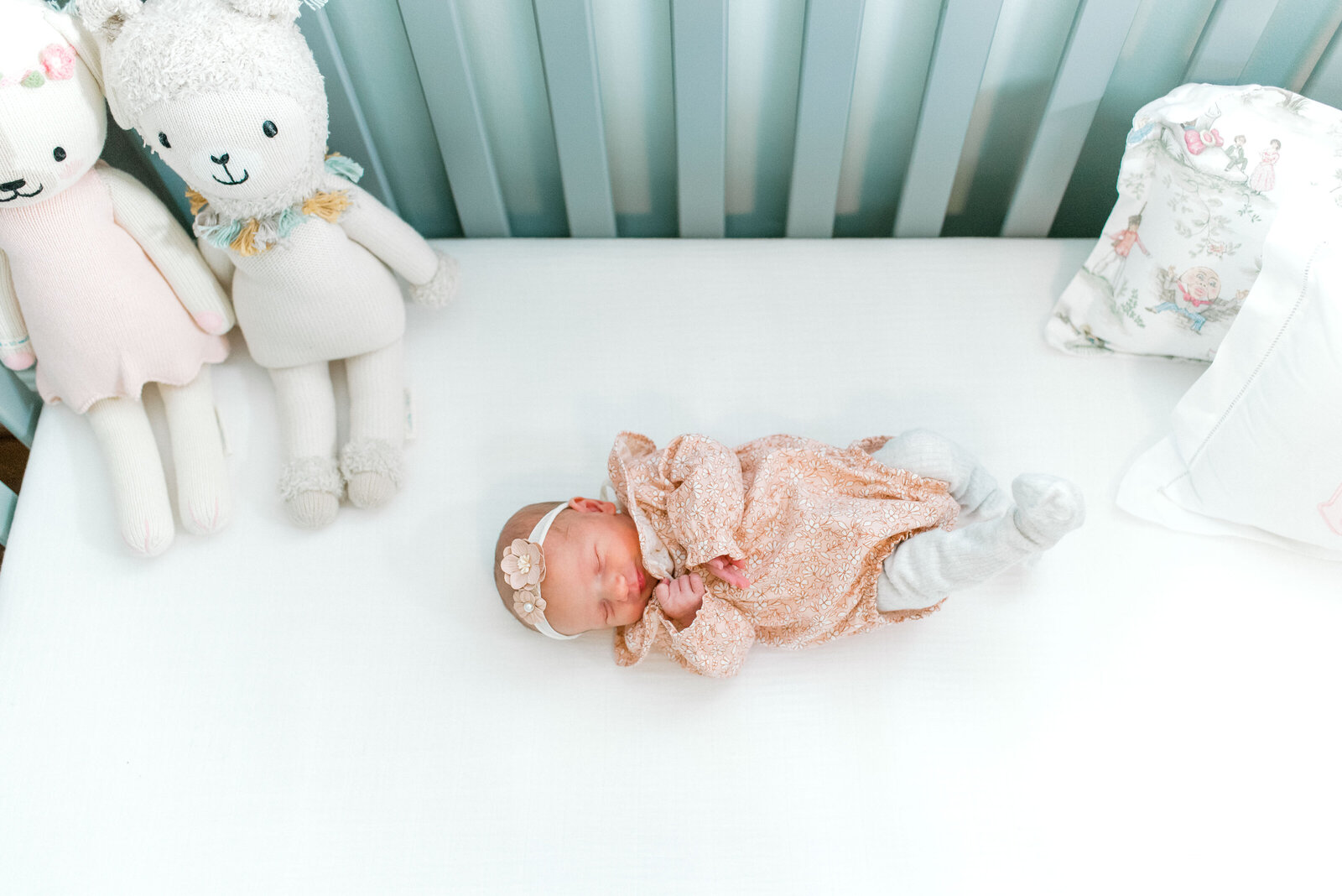 Charlotte-Newborn-Photographer-North-Carolina-Bright-and-Airy-Alyssa-Frost-Photography-In-Home-Session-12