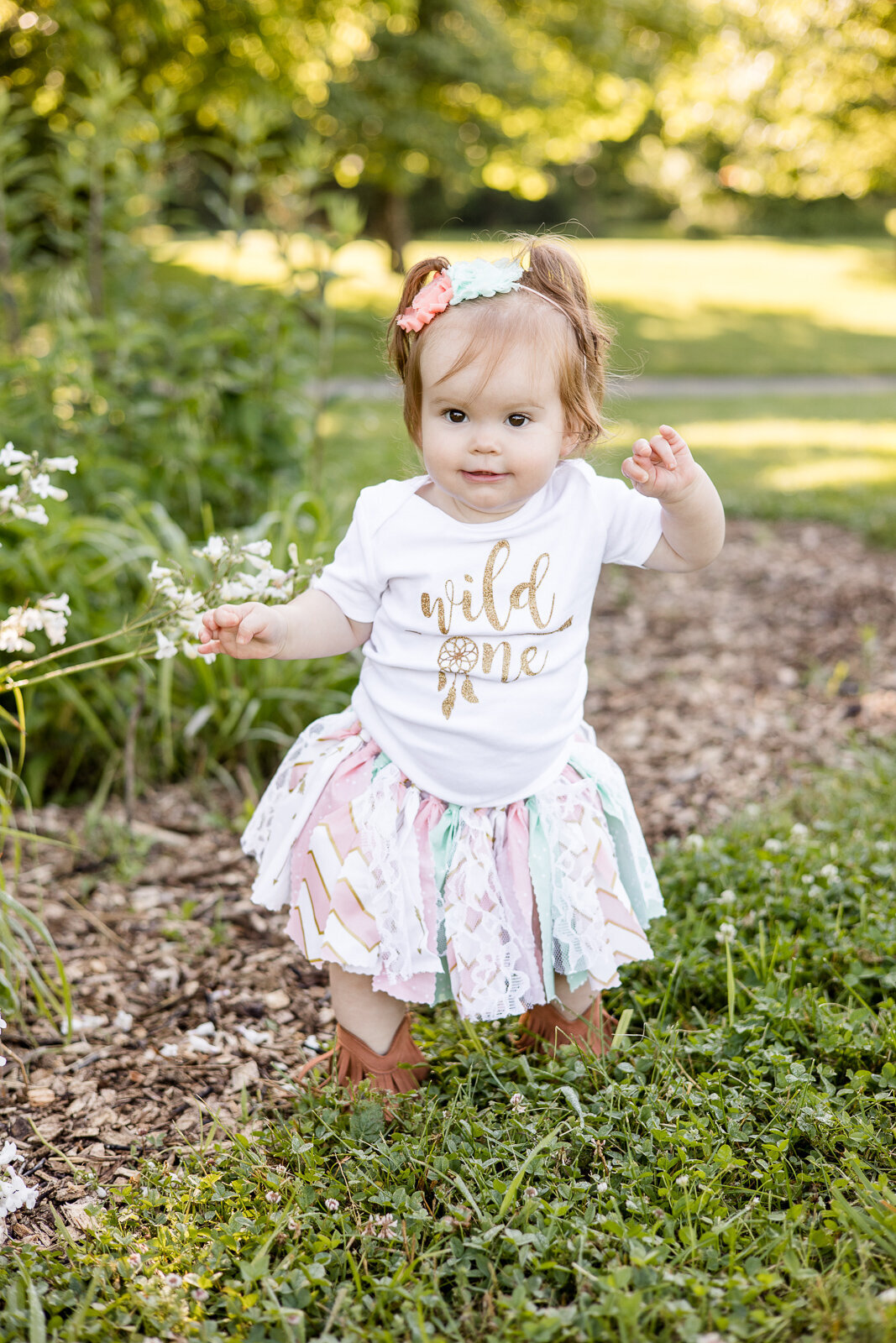 outdoor_childrens_milestone_one_year_old_photography_session_Frankfort_KY_photographer-4