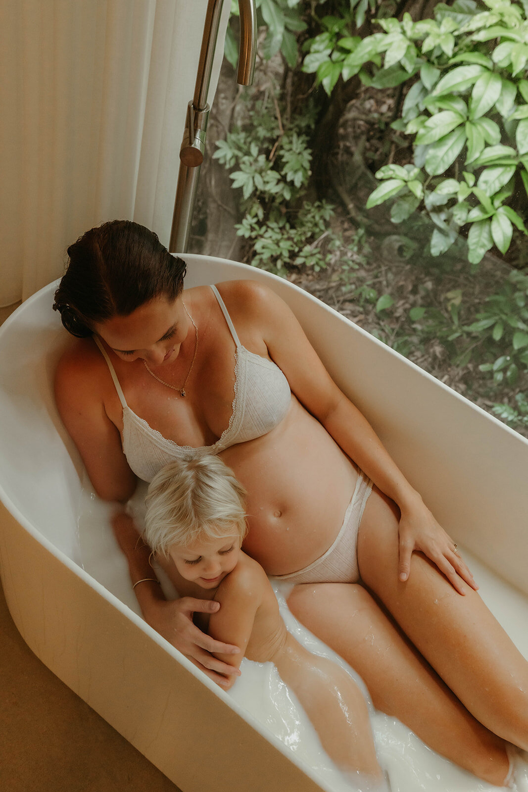 cairns maternity photographer