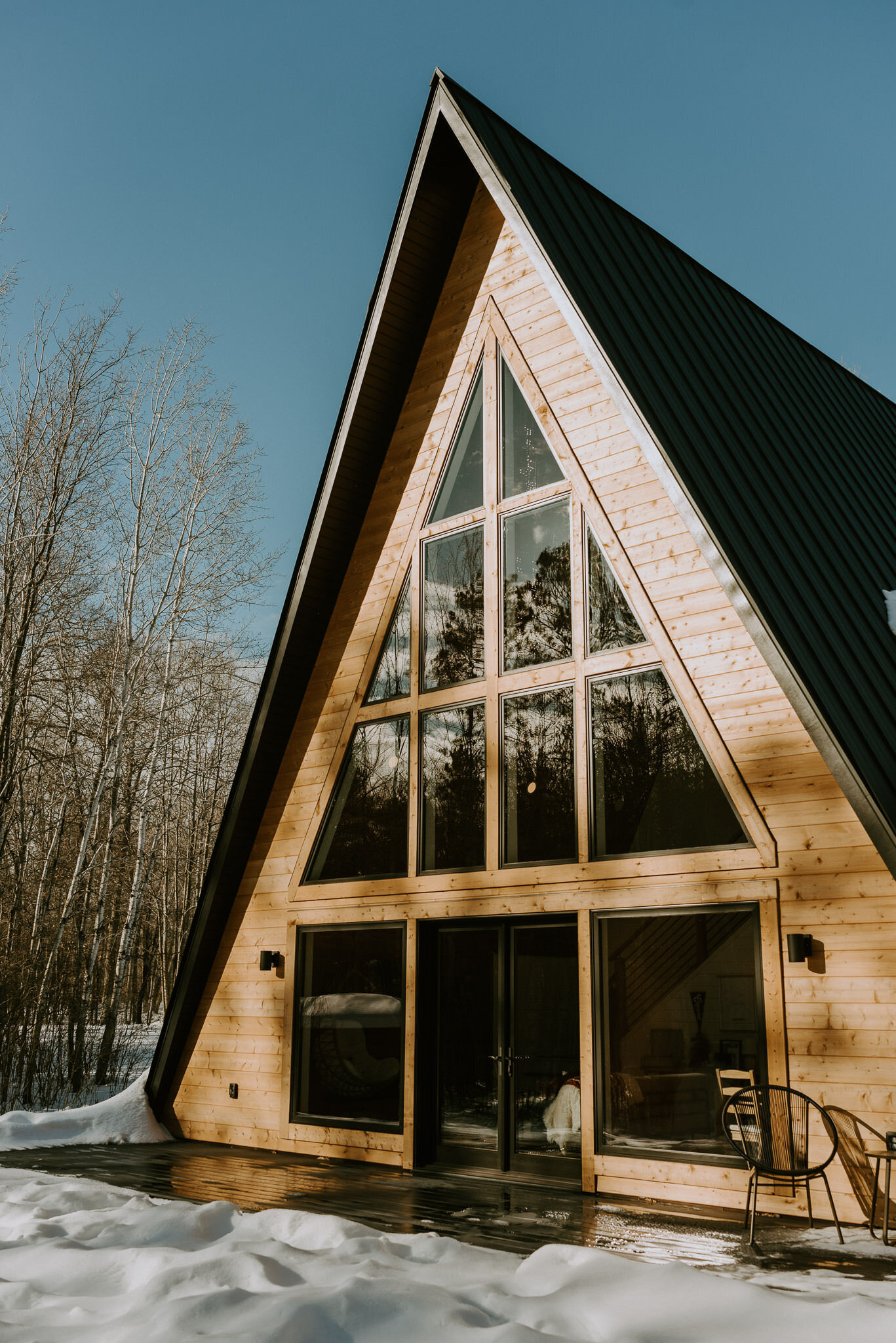 hilhaus-aframe-airbnb-winter-minnesota-00278