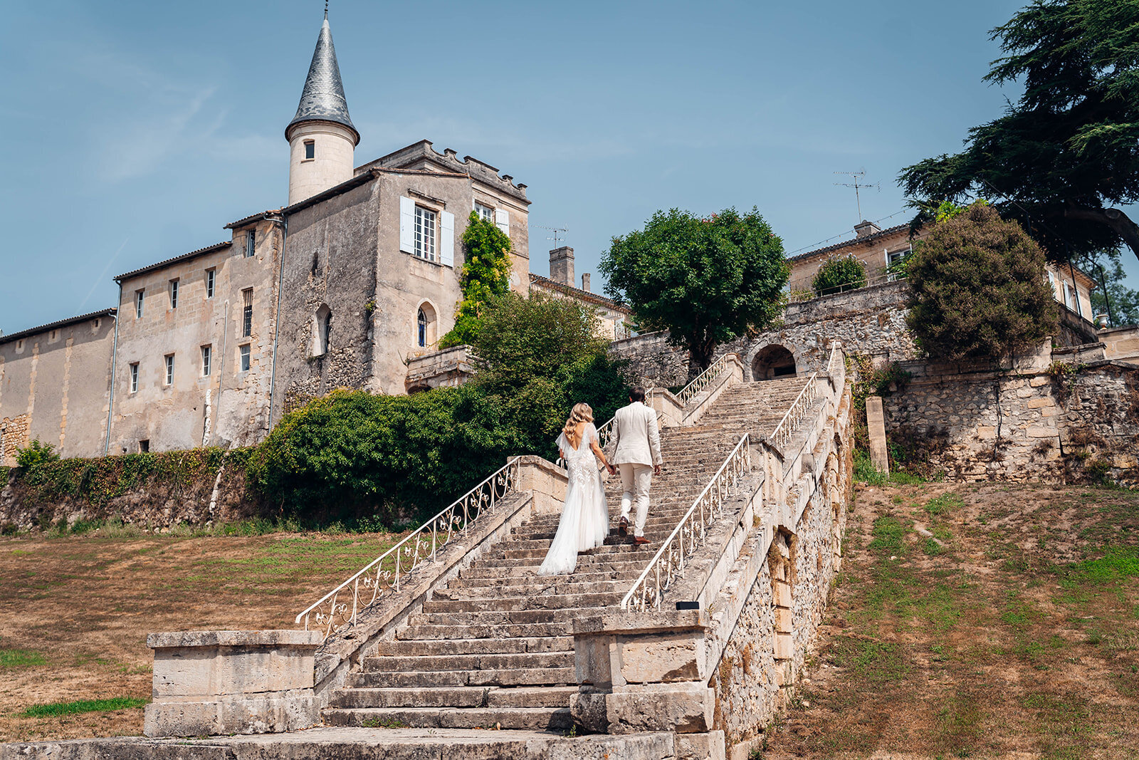 colourful-chateau-wedding-at-chateau-lagorce,bordeaux