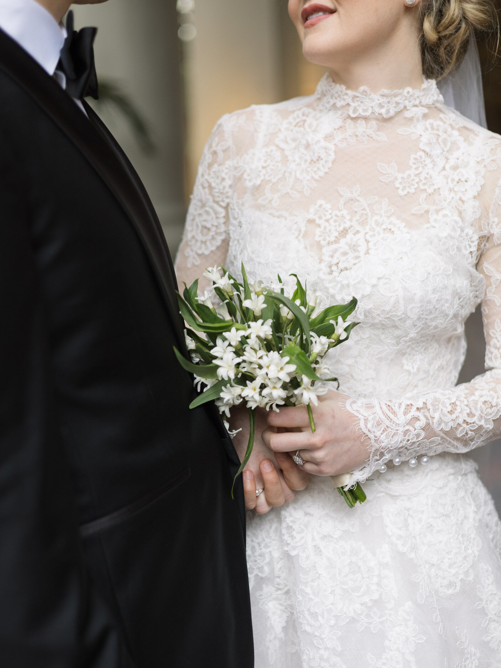 monique-lhuillier-lace-bridal-gown