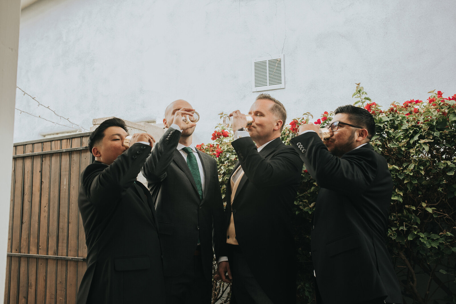ceremony-Arizona-Wedding-Photographer-Iowa_wedding_photographer-Bakyard-wedding-vintage-bride-Alaynna-Ann_Schwartz-Playlife-68