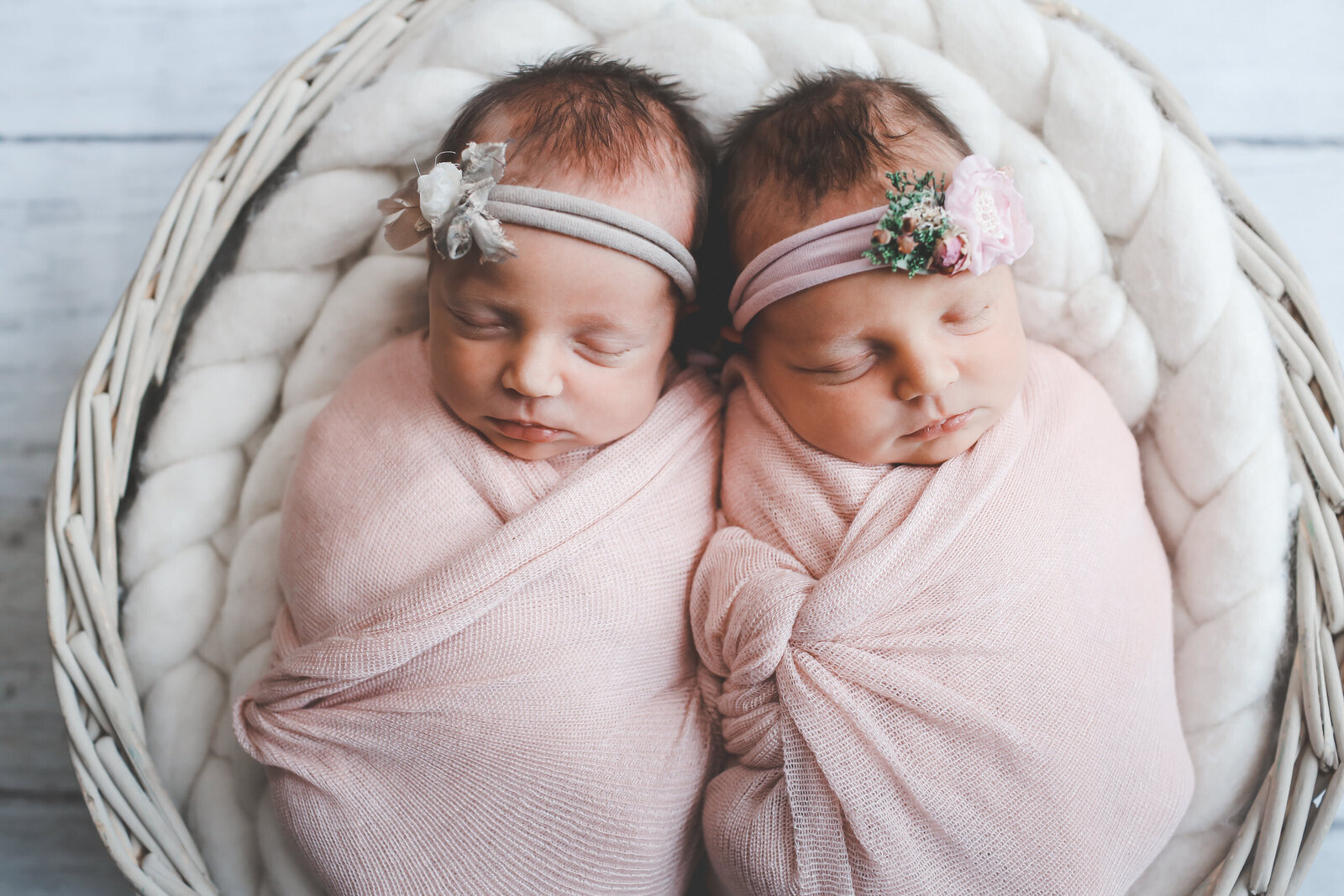 NBP-NEWBORN-TWINS-WRAPPED-WITH-HEADBANDS-0024