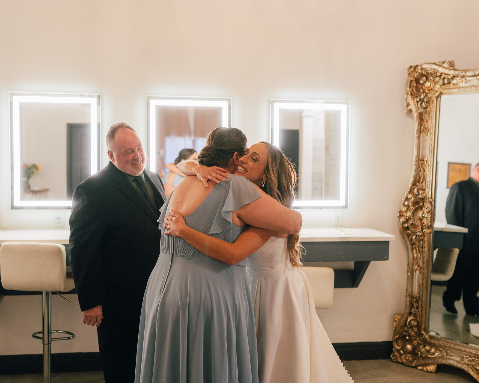 Saenz The Farmhouse KC Event Venue Wedding71