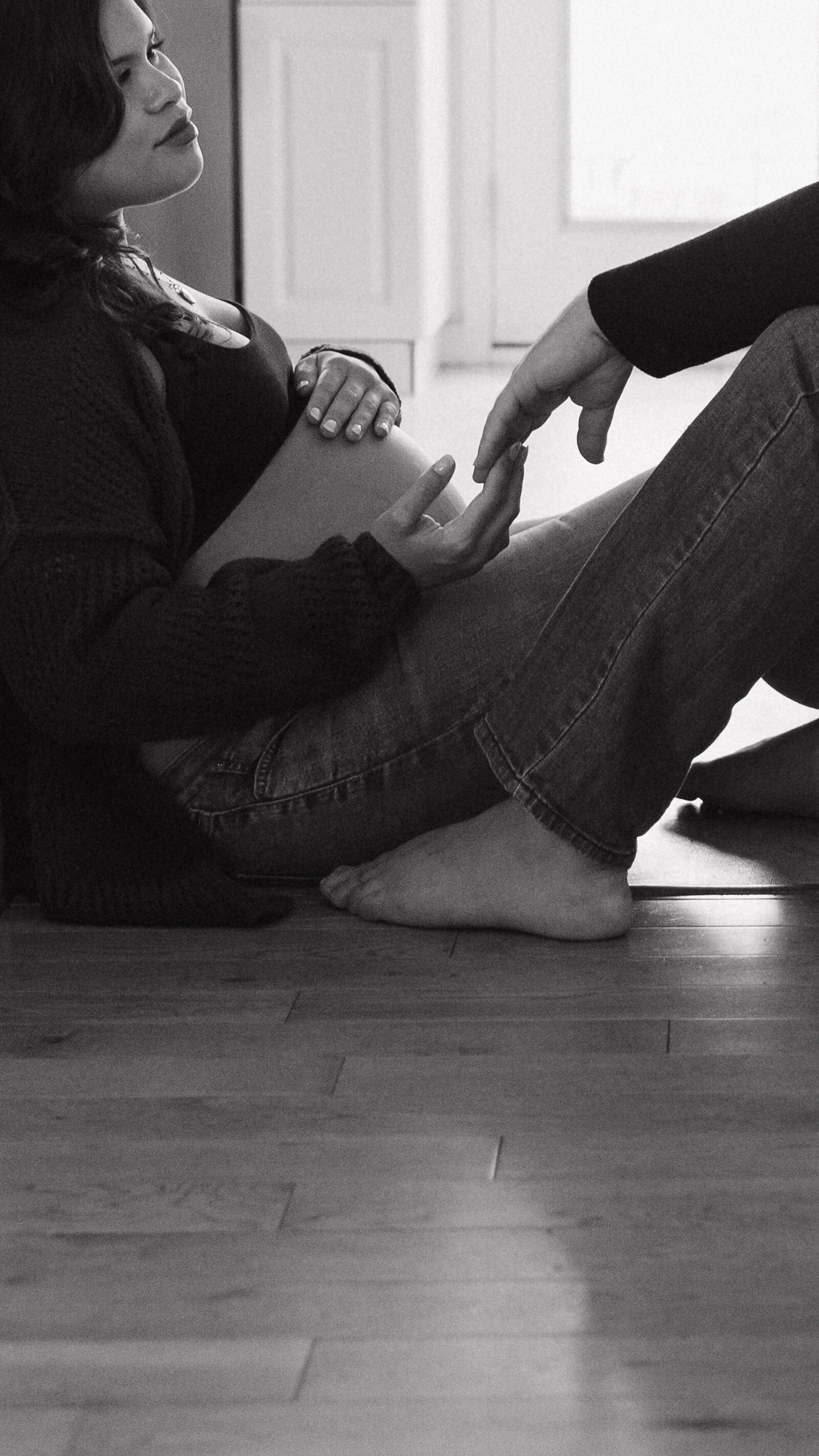 JB Photography - Intimate Romantic In-home Couples  Maternity Photoshoot Alberta Canada-42