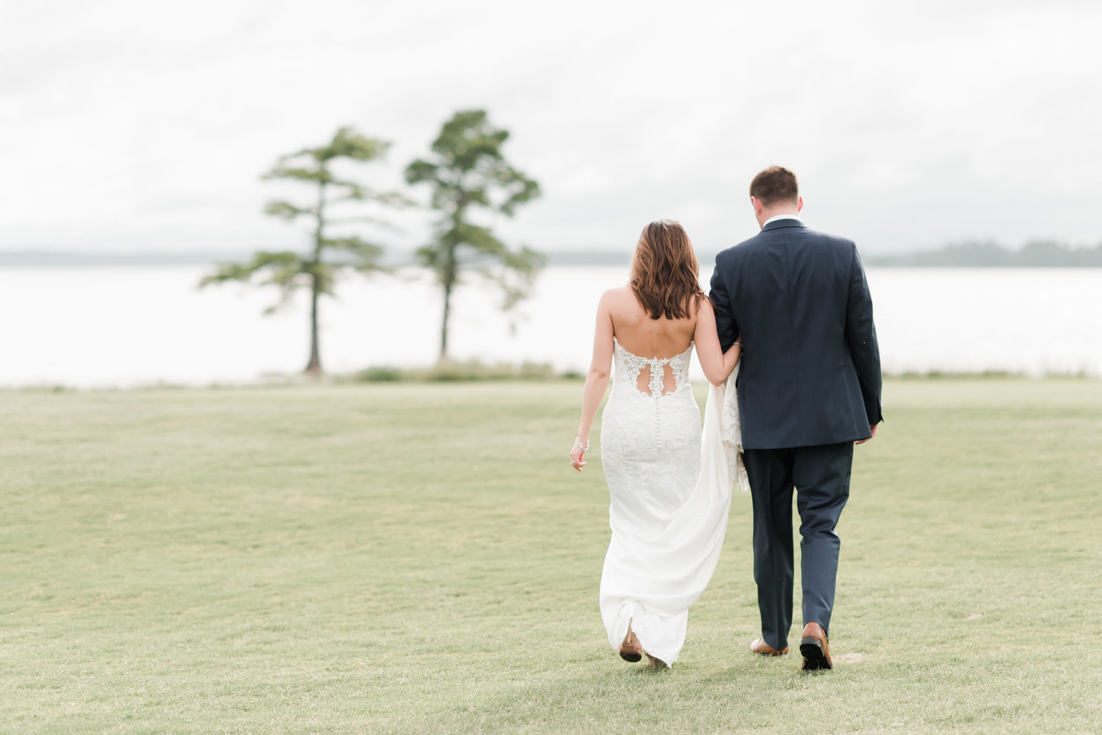 Two Rivers Country Club Classic Memorial Day Wedding by Elizabeth Friske Photography-51