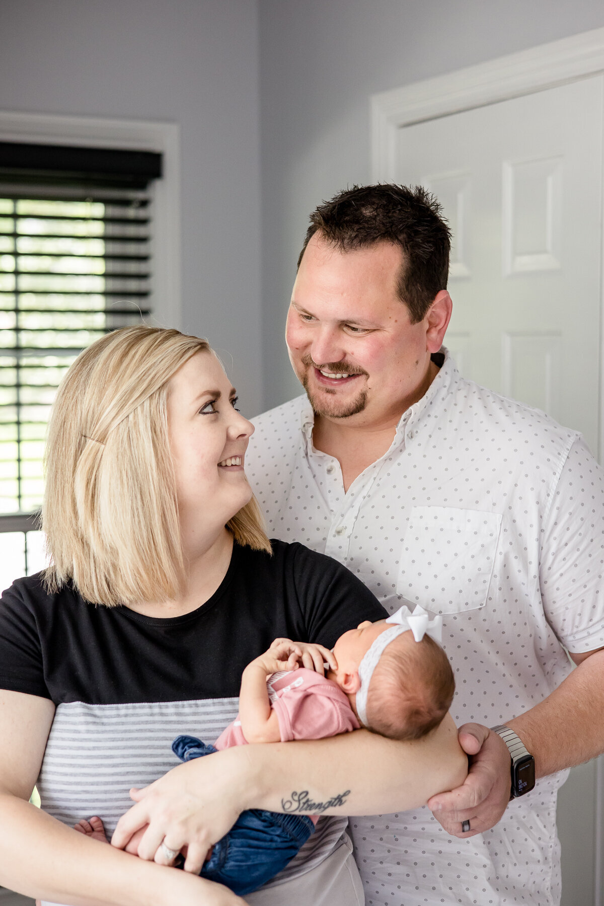 In-home_newborn_lifestyle_photography_session_Frankfort_KY_photographer