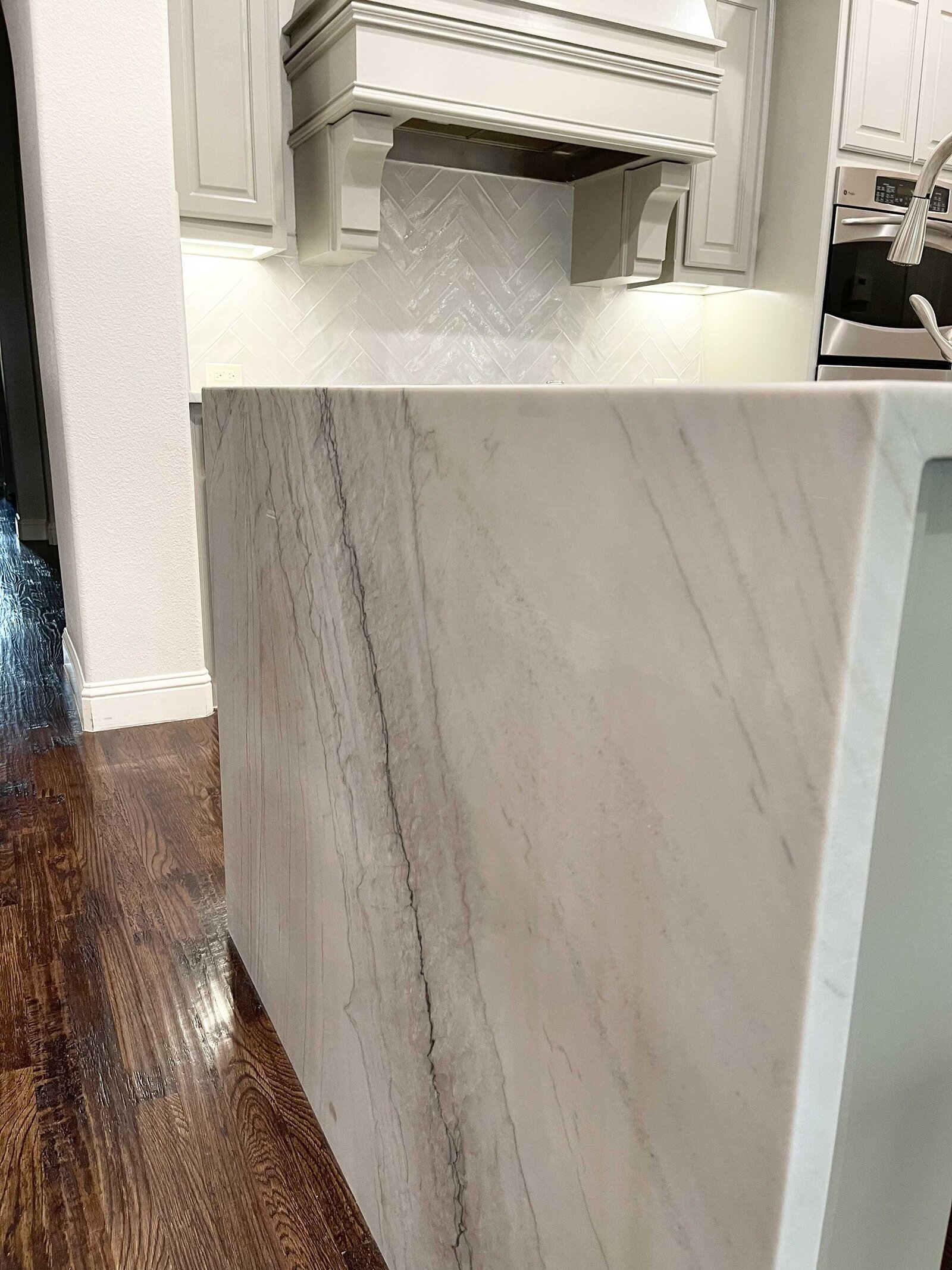Expert home renovation consultants offering tailored advice and strategies for transforming spaces, ensuring quality design, and maximizing functionality for your home renovation project.
