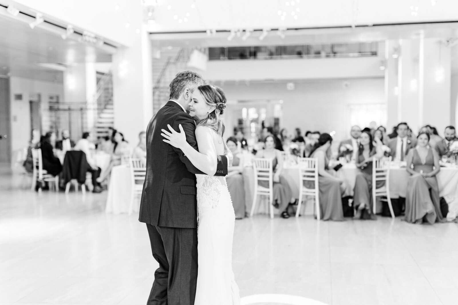 30_dad_and_daughter_first_dance_black_and_white_classic_image