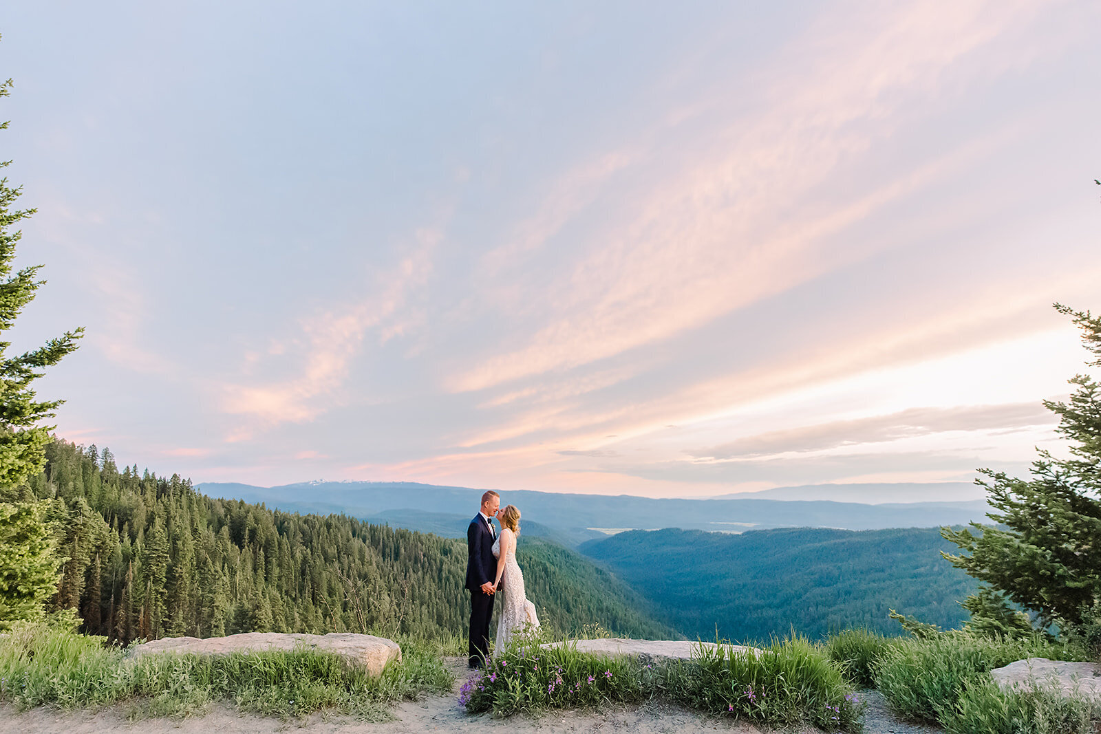Sunset husband and wife pictures in the Idaho mountains.