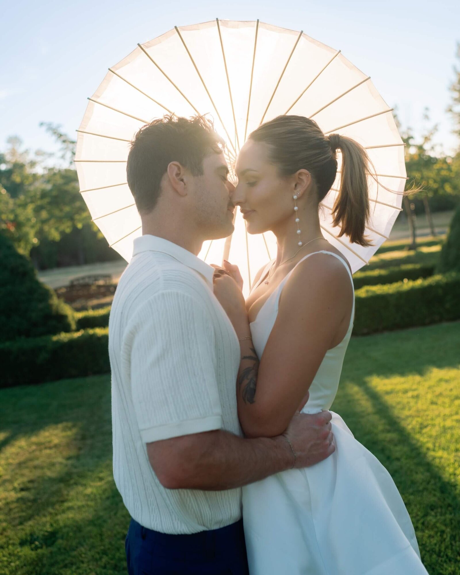 couple-outdoor-engagement-portrait-rachel-dale-photography