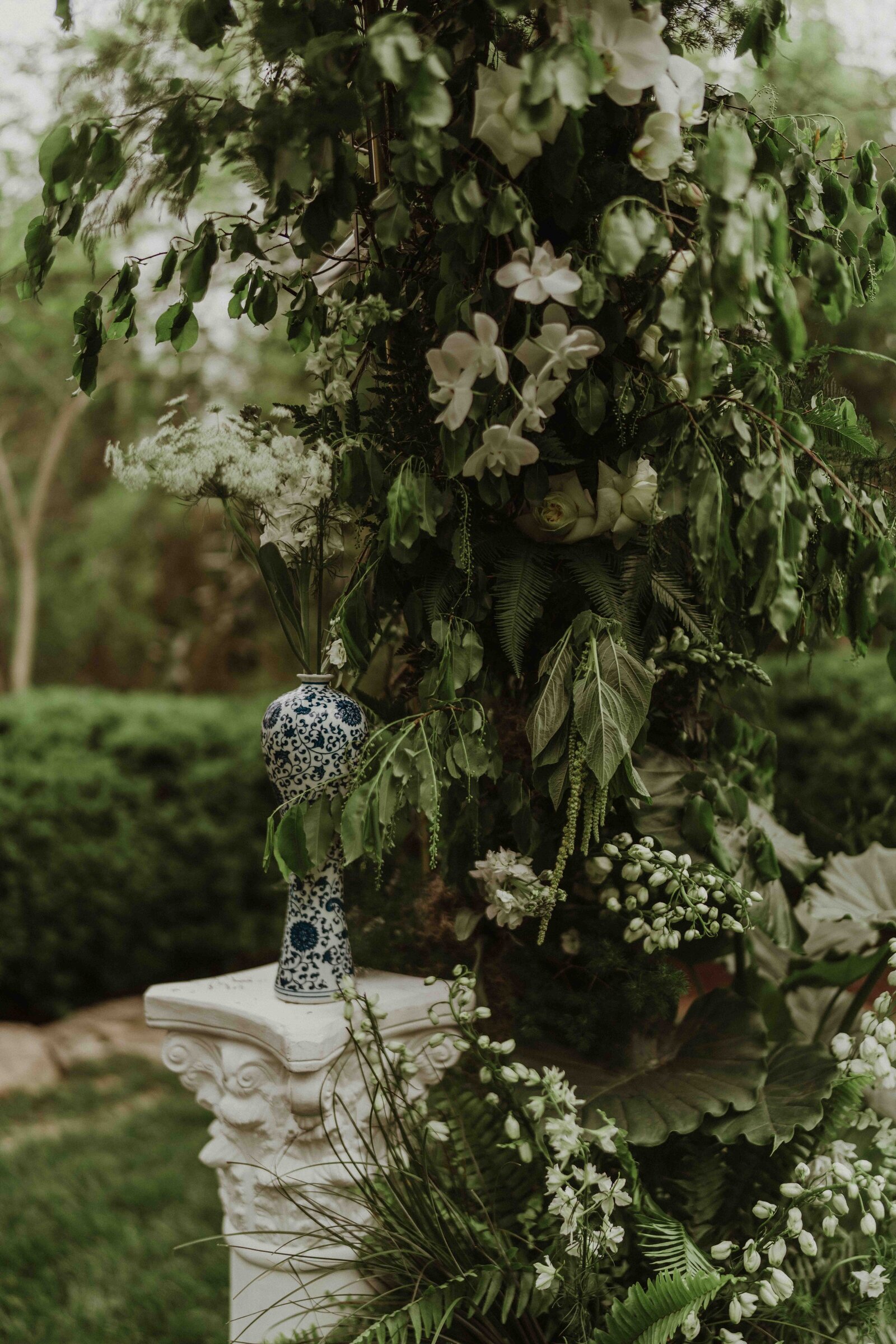 modern-minimal-wedding-flowers (110)