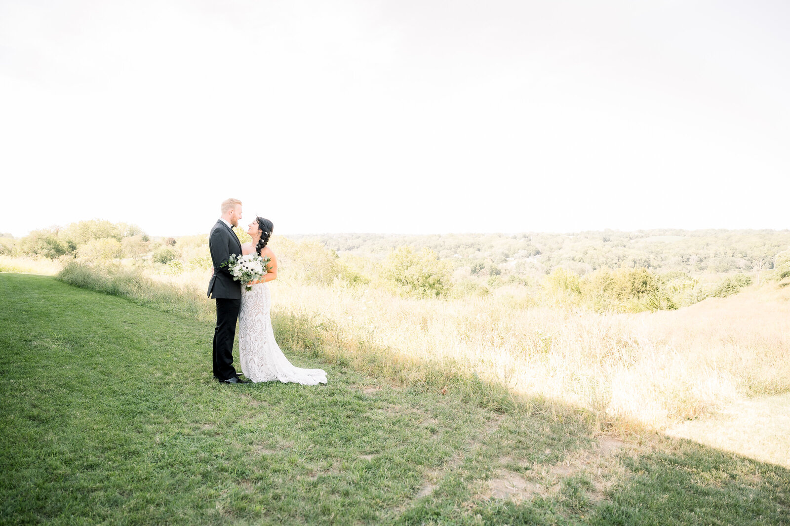 Mississippi_Pearl_Photography_ashton_hill_galena_fall_outdoor_wedding-5987