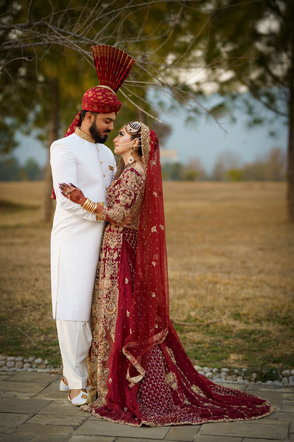 traditional-couple-wedding-photographer