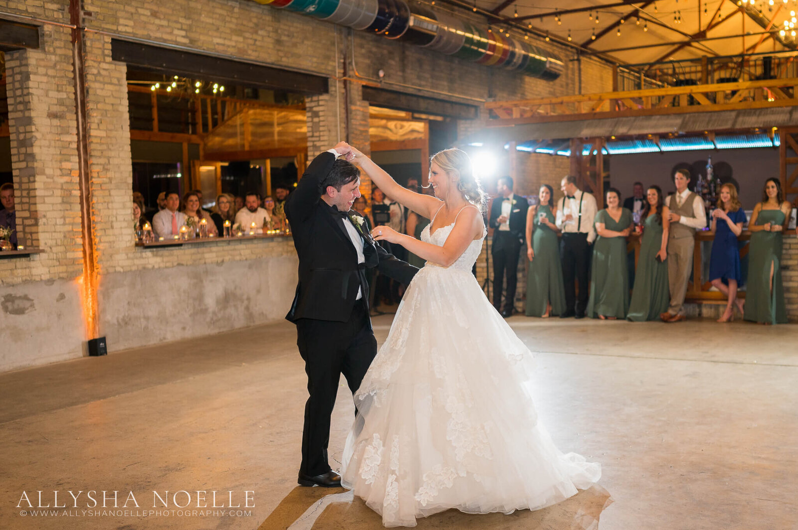 Wedding-at-The-Factory-on-Barclay-in-Milwaukee-1049