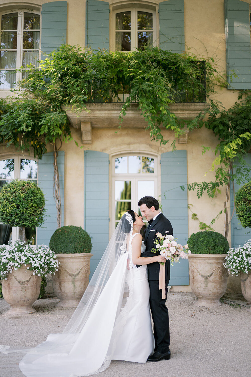 Wedding Officiant Celebrant in Provence-3