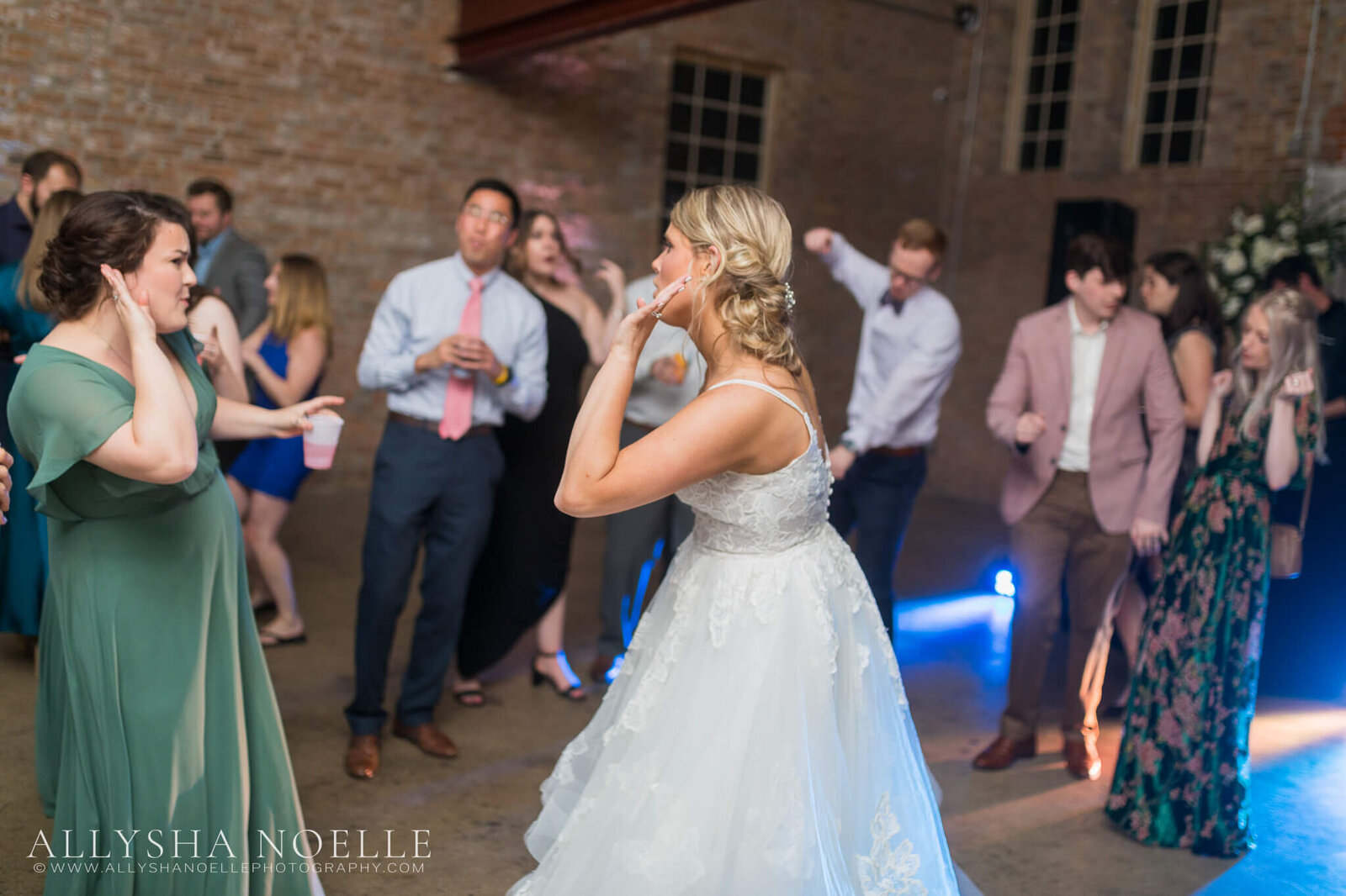 Wedding-at-The-Factory-on-Barclay-in-Milwaukee-1252