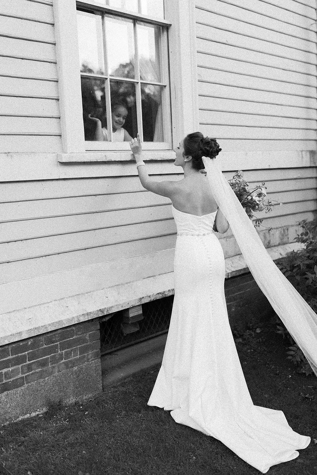 Lyman Estate Wedding Photos-By Halie Wedding Photography-AJ2022-FINAL-242_websize