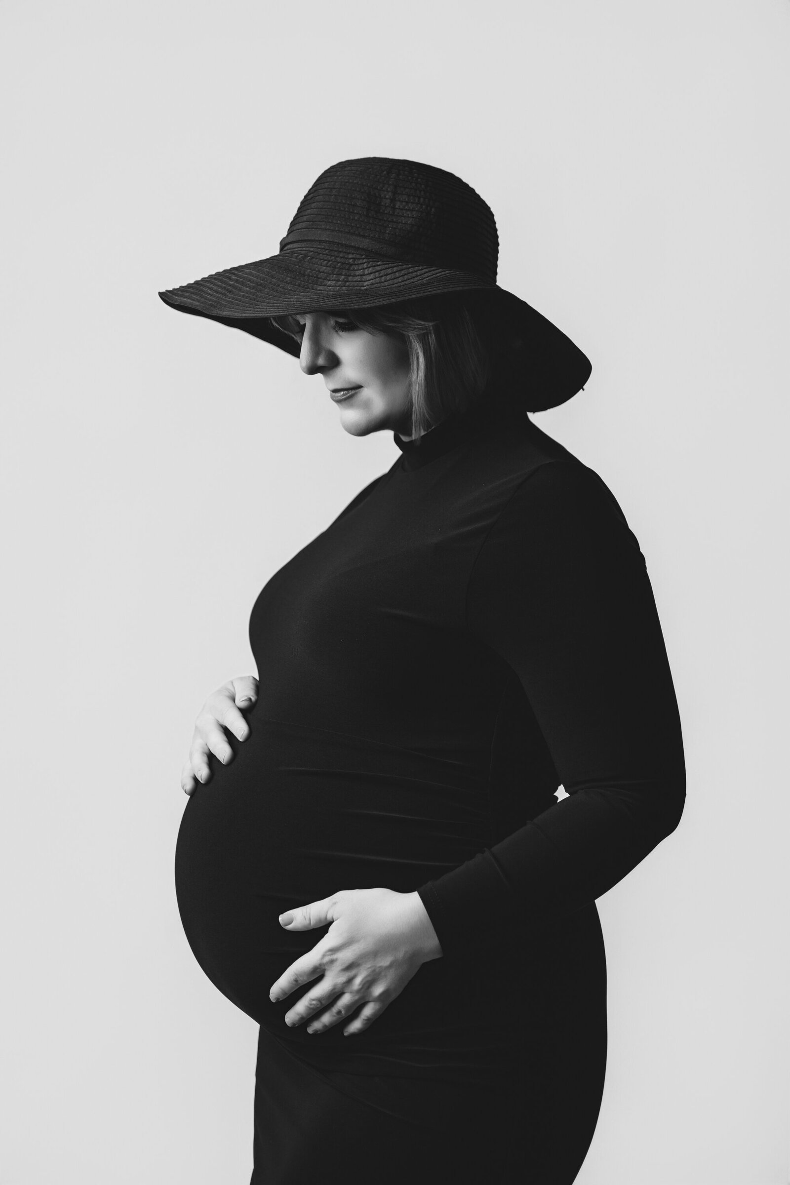 MiniAnnaPhotography2023-Jenna-Maternity-1461srgb-evsrgb-bw3000px