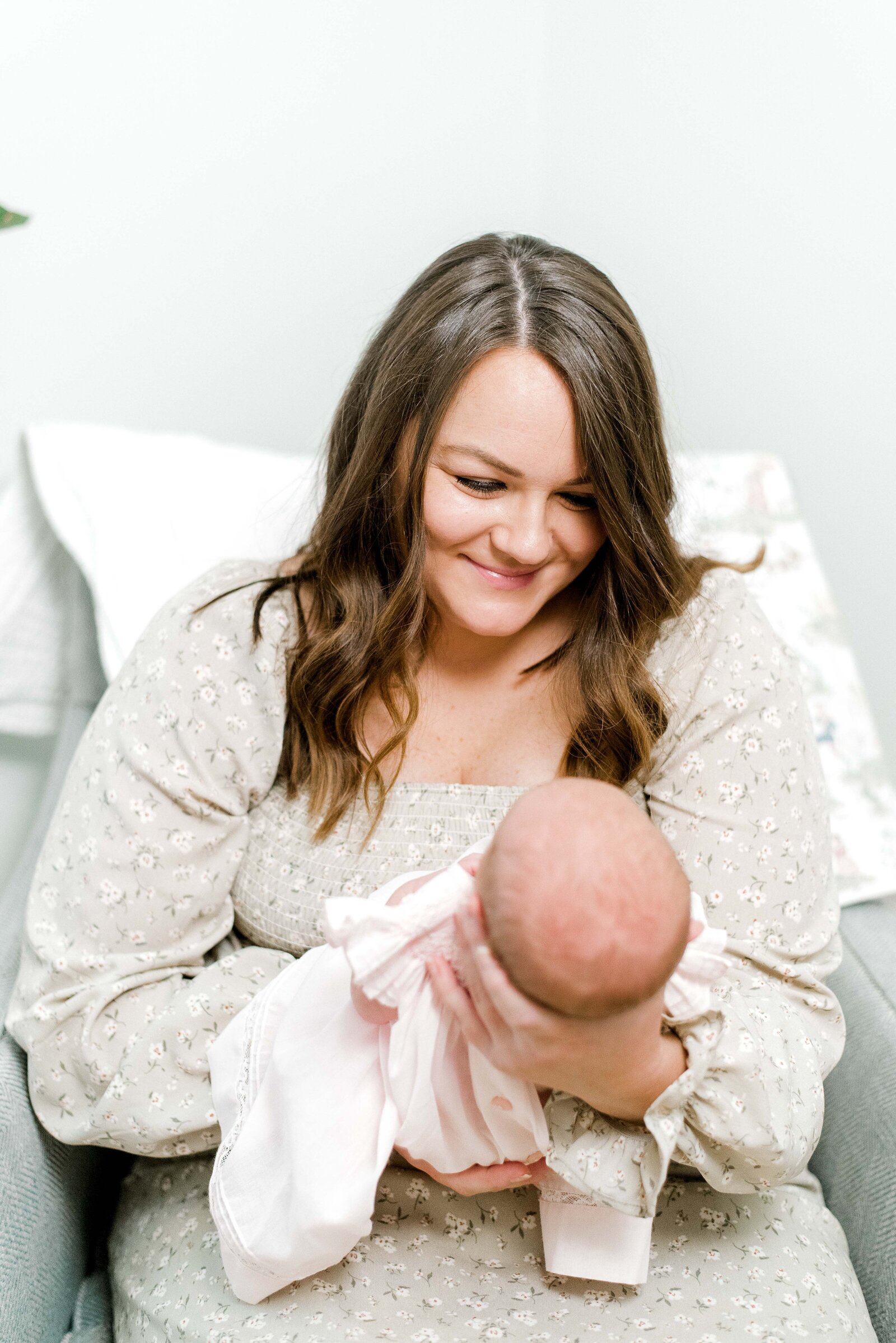 Charlotte-Newborn-Photographer-North-Carolina-Bright-and-Airy-Alyssa-Frost-Photography-In-Home-Session-4
