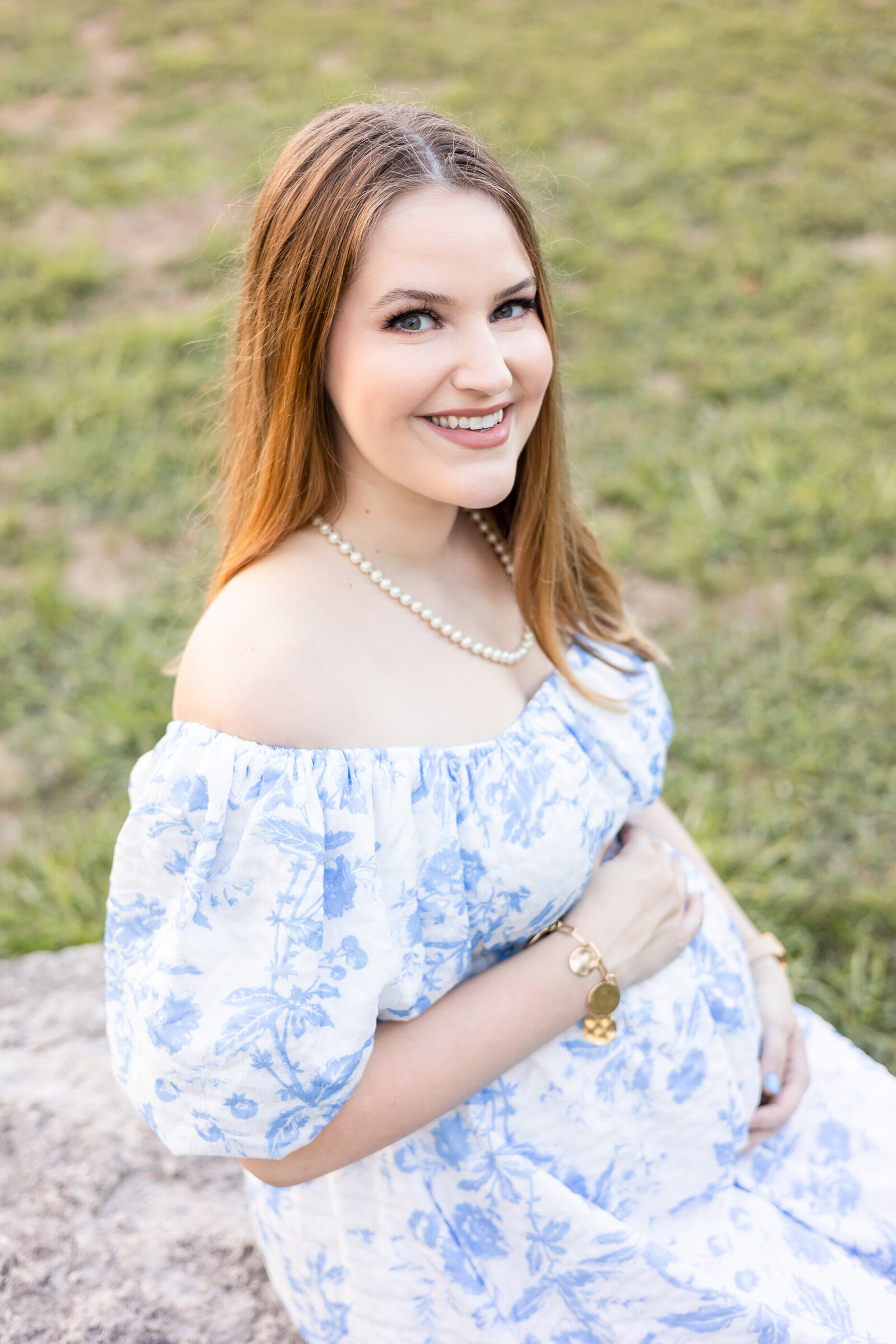 outdoor-maternity-photography-session-Frankfort-KY-photographer-3