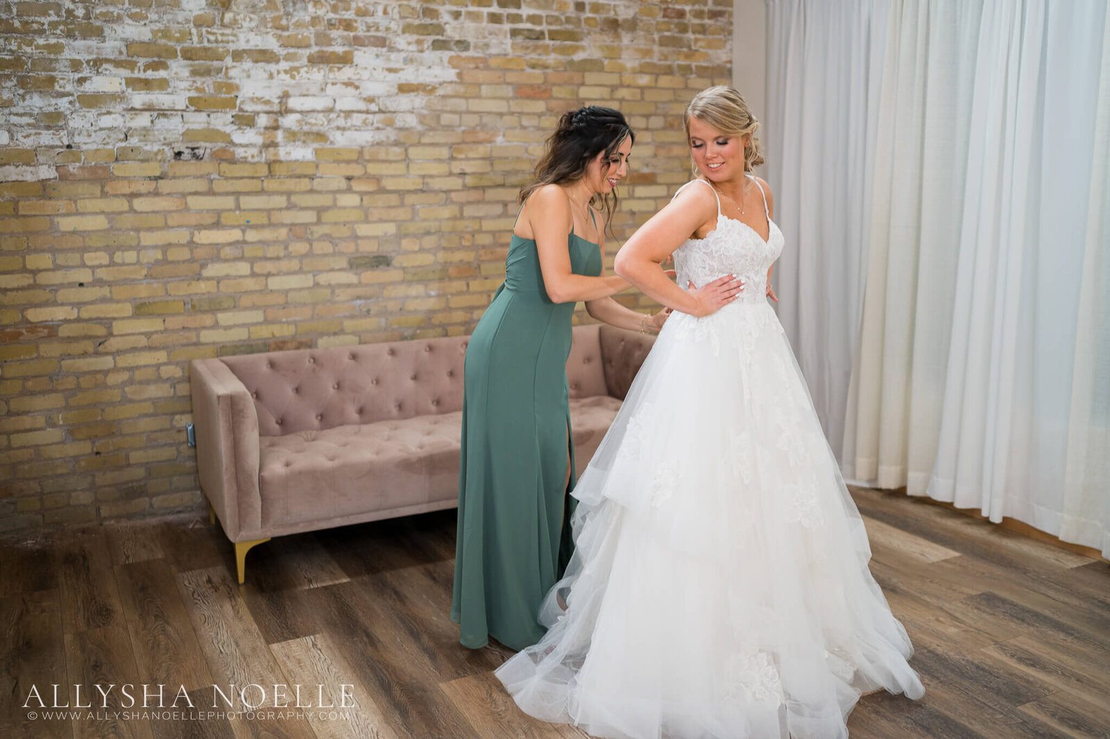 Wedding-at-The-Factory-on-Barclay-in-Milwaukee-0050