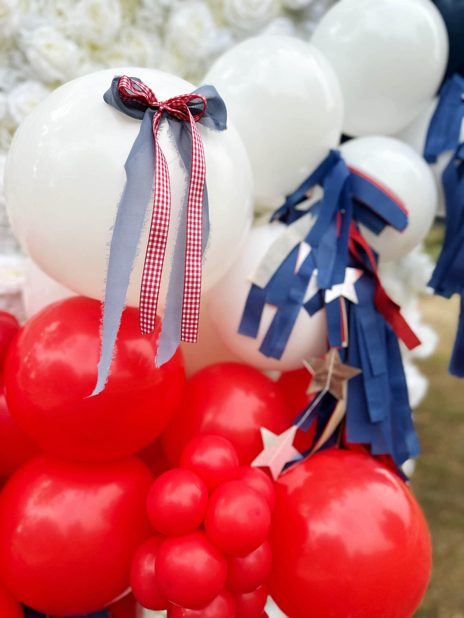 fourth of july balloon garland in orange county 