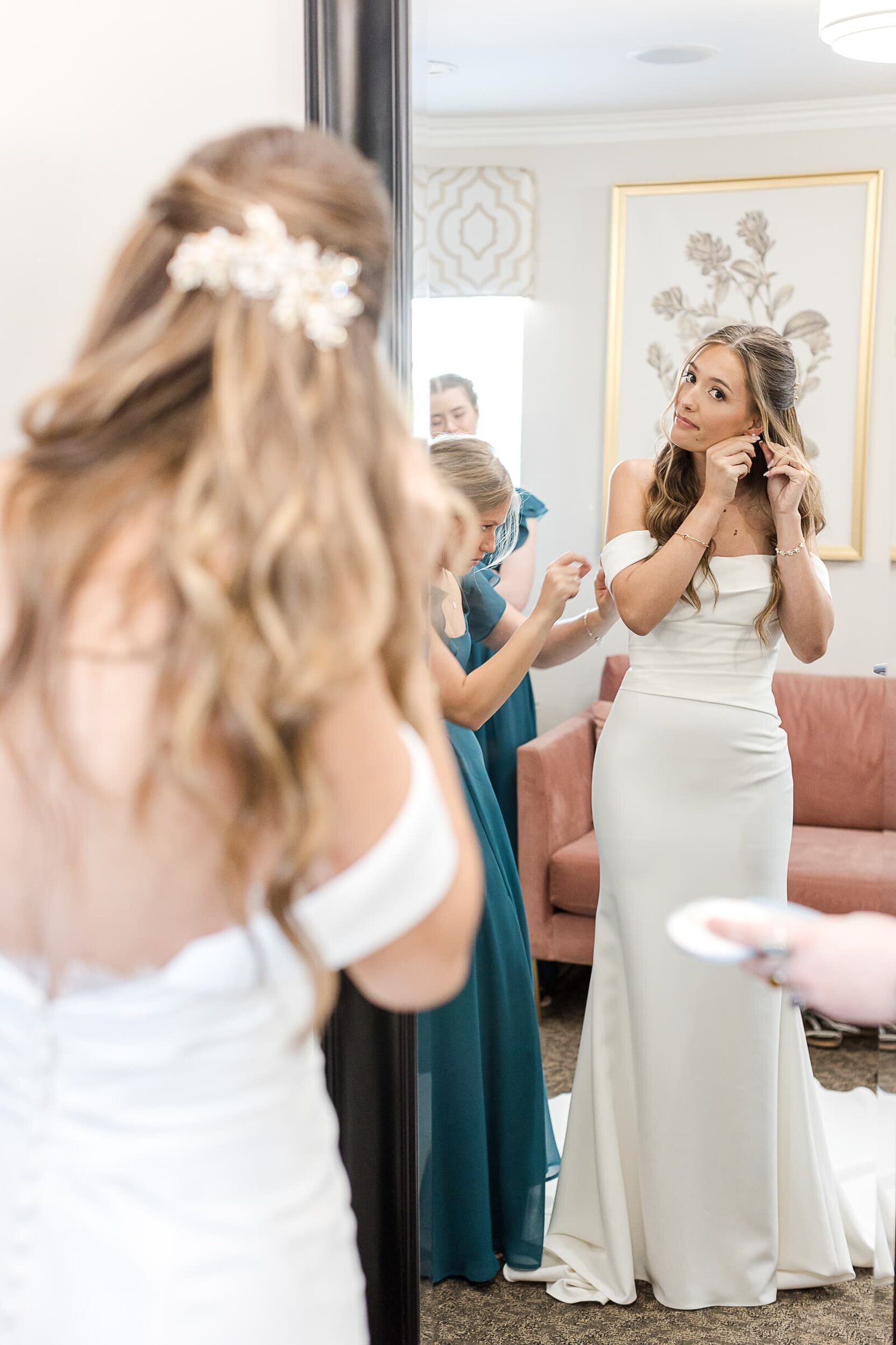 Phoenix-Wedding-Photographer-and-Videographer-Venue-at-the-Grove-WoodWed-1055