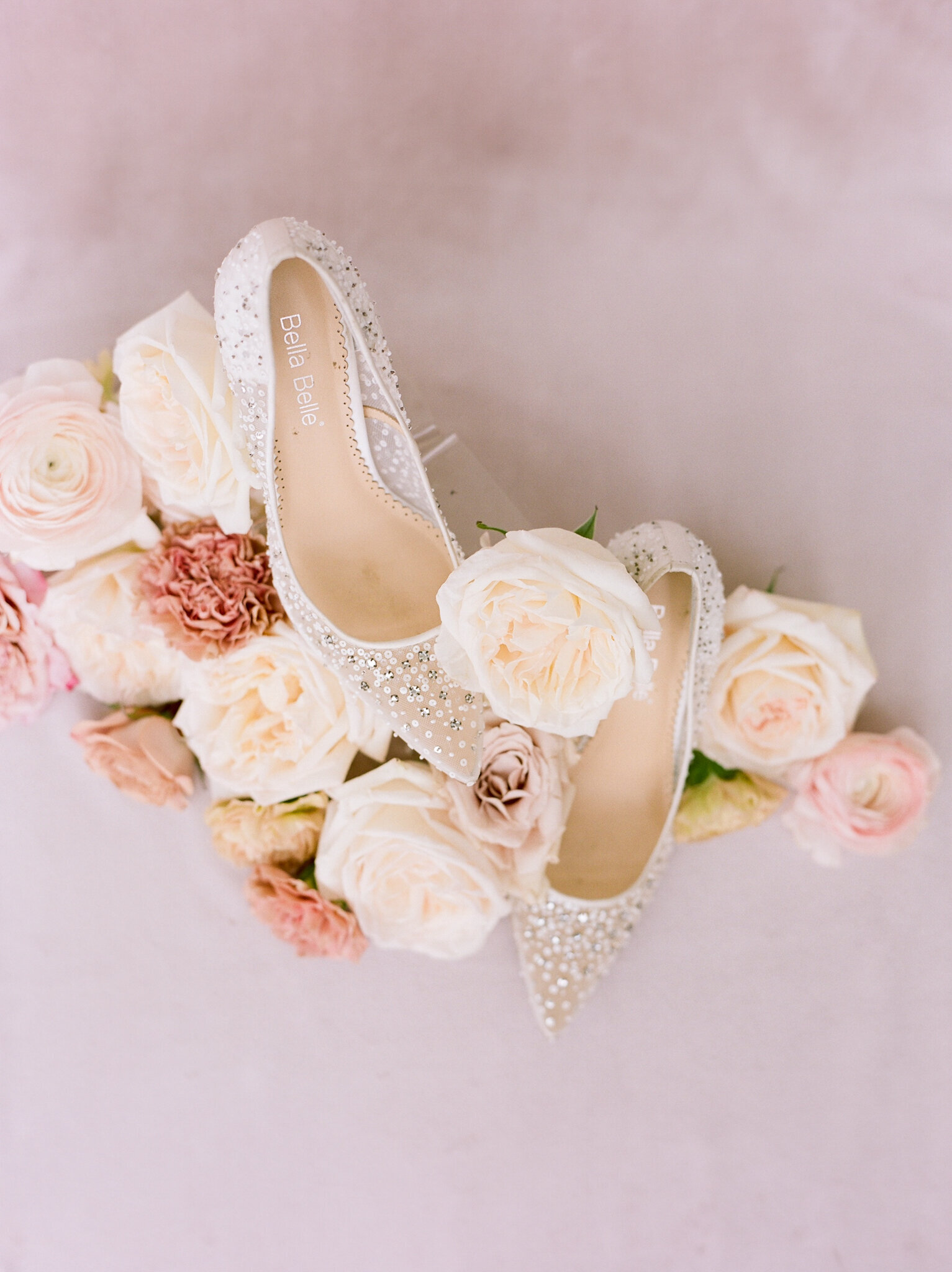 Floral Wedding Inspiration | Floral Cake and Cupcake Seating Chart | Dallas DFW Wedding Photographer | Sami Kathryn Photography-1