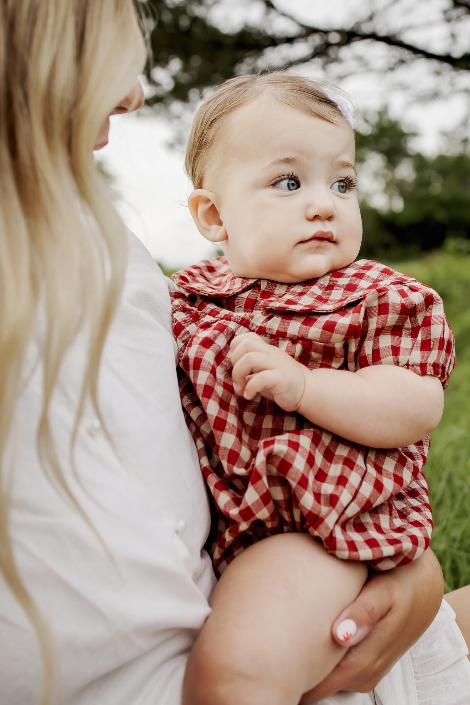 Dallas mom and baby together at a photo session