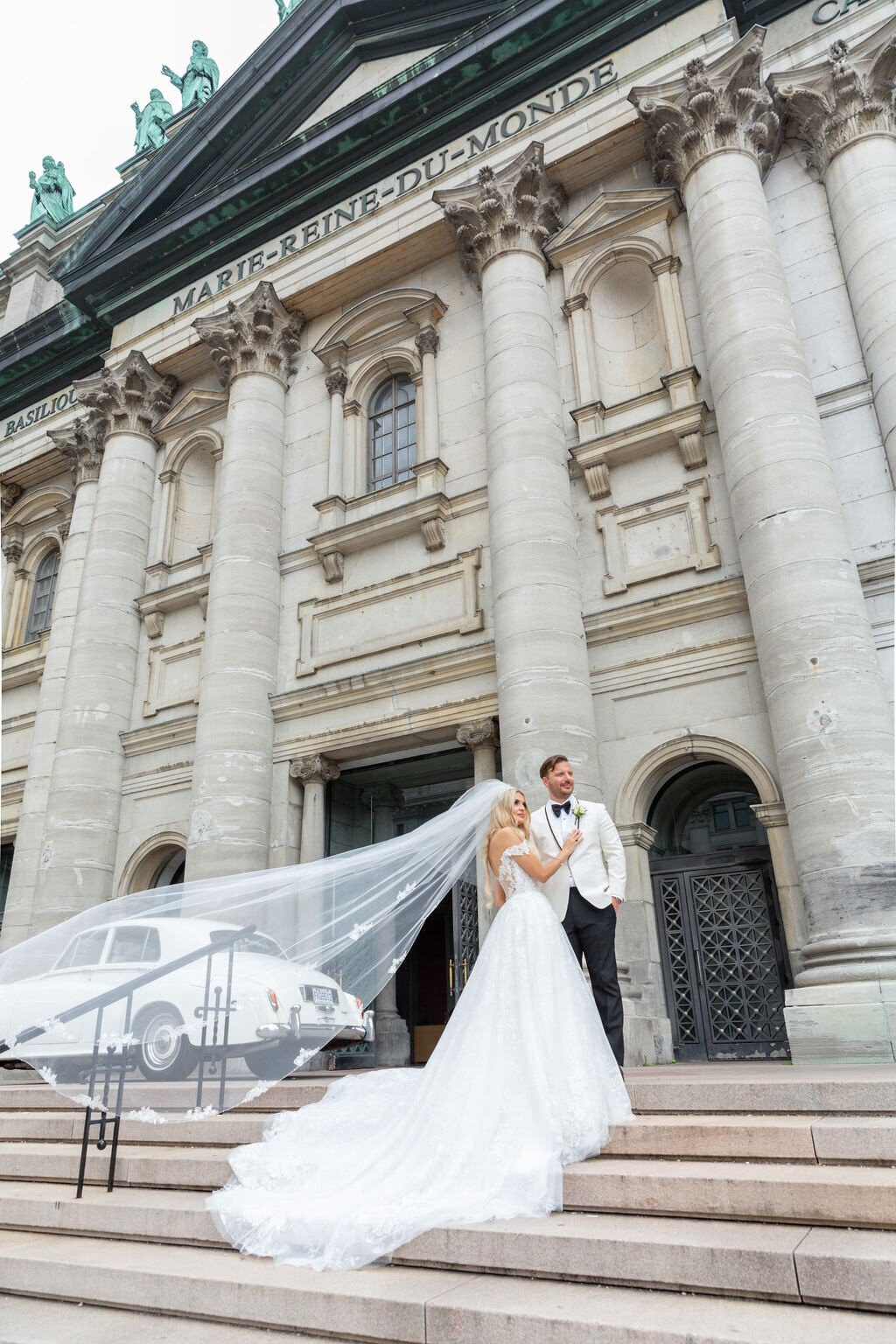 Cathédrale Marie-Reine-du-Monde Wedding_montreal best wedding photographer | luxury moment photography-6112