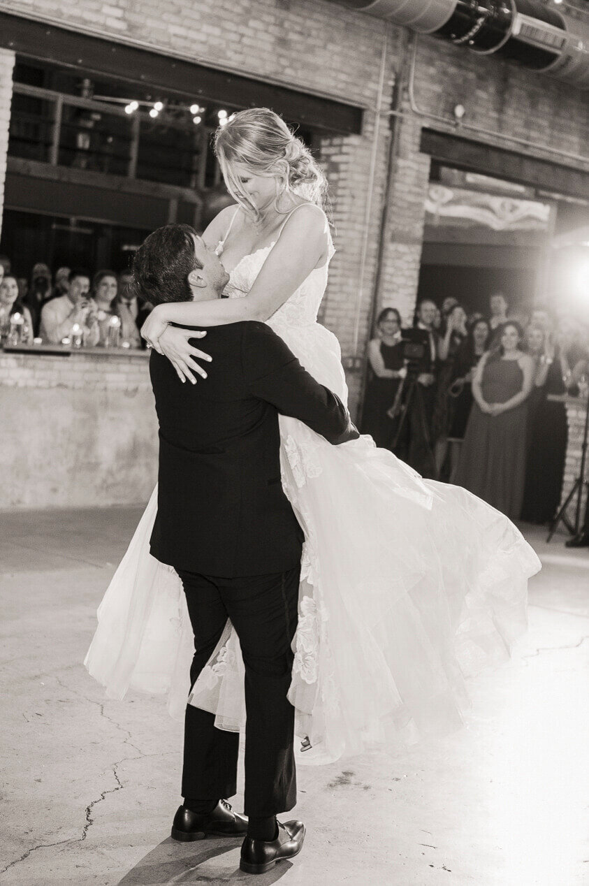 -553-Milwaukee-Wedding-Photographer