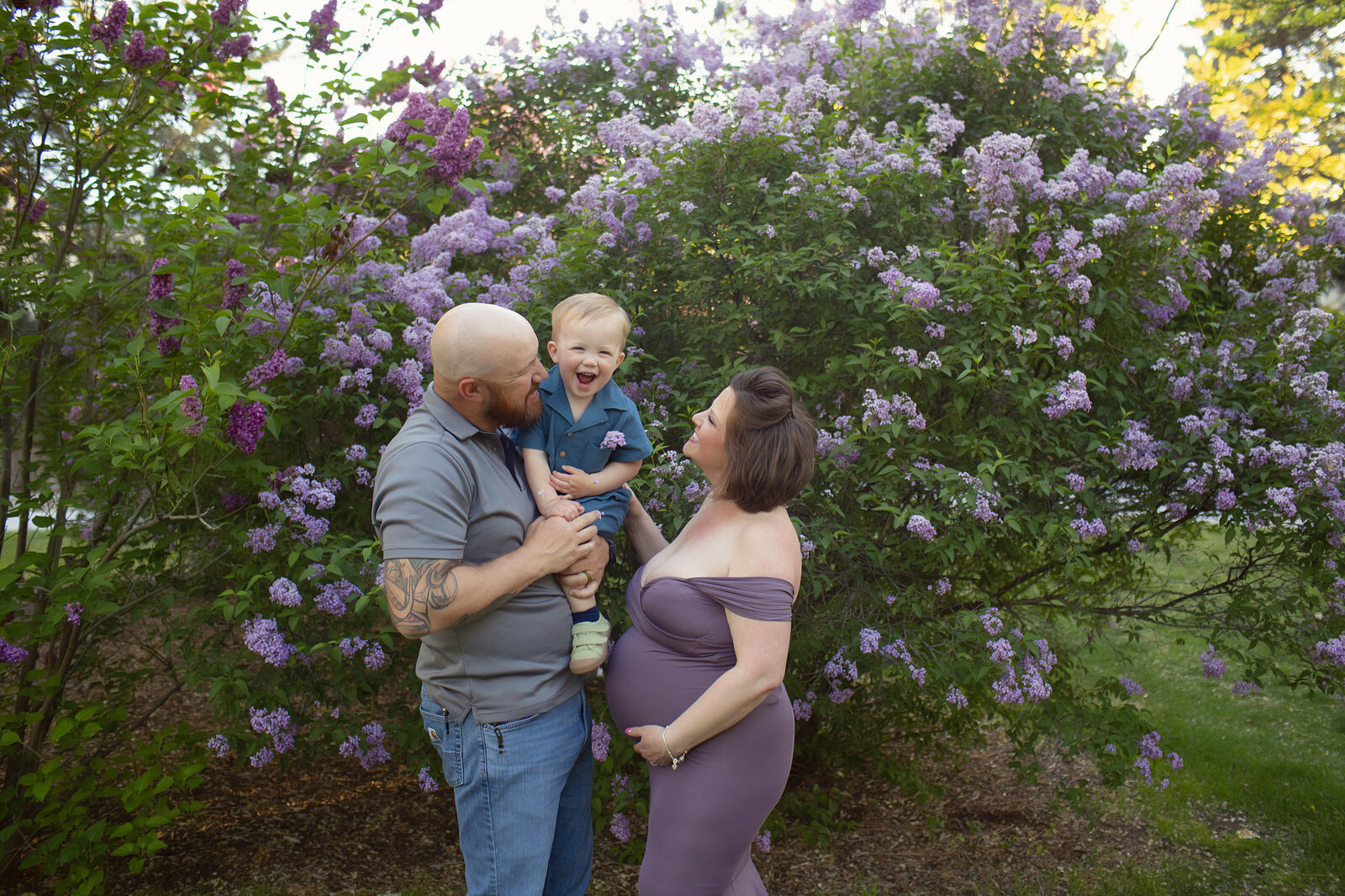 ABQ-maternity-family-session-spring-blossoms