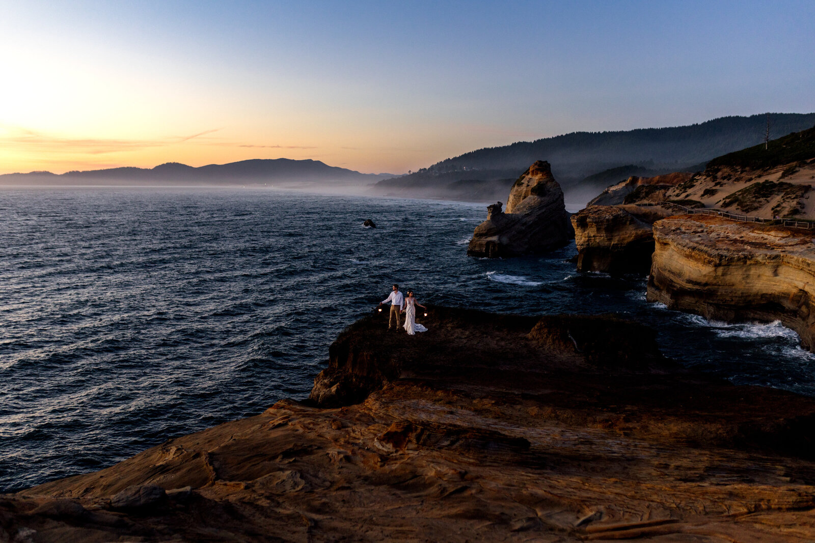 oregon-coast-sunset-elopement