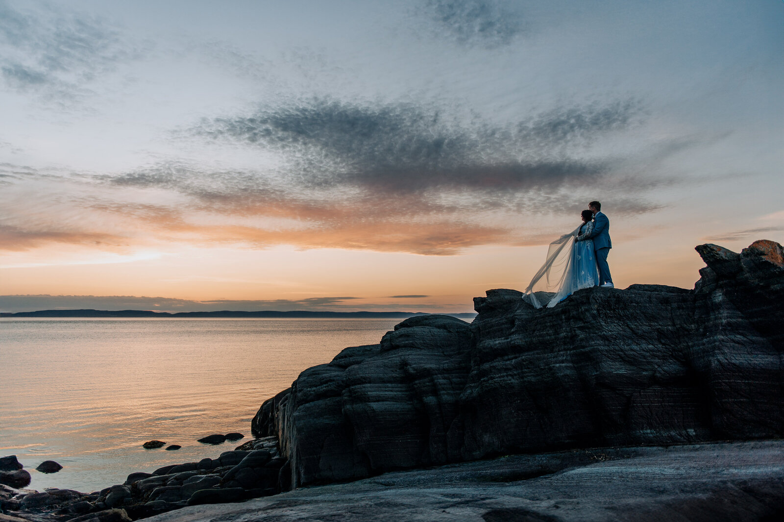 love-is-nord-mariage-intime-ile-verte-elopement-0018
